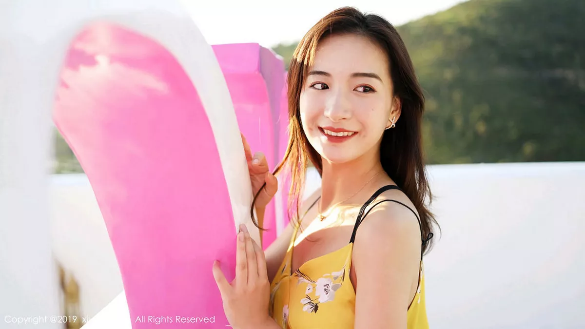 秀人集.com_[XiuRen秀人网]No.1660_嫩模艺儿拿铁户外白色长裙清新甜美风格靓丽迷人写真57P