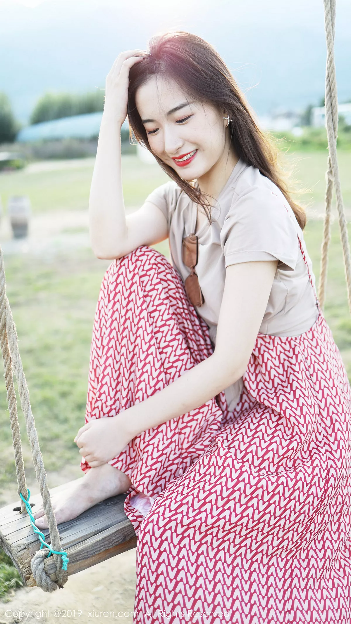 秀人集.com_[XiuRen秀人网]No.1718_嫩模艺儿拿铁室外帽子美少女清新甜美风靓丽迷人写真63P