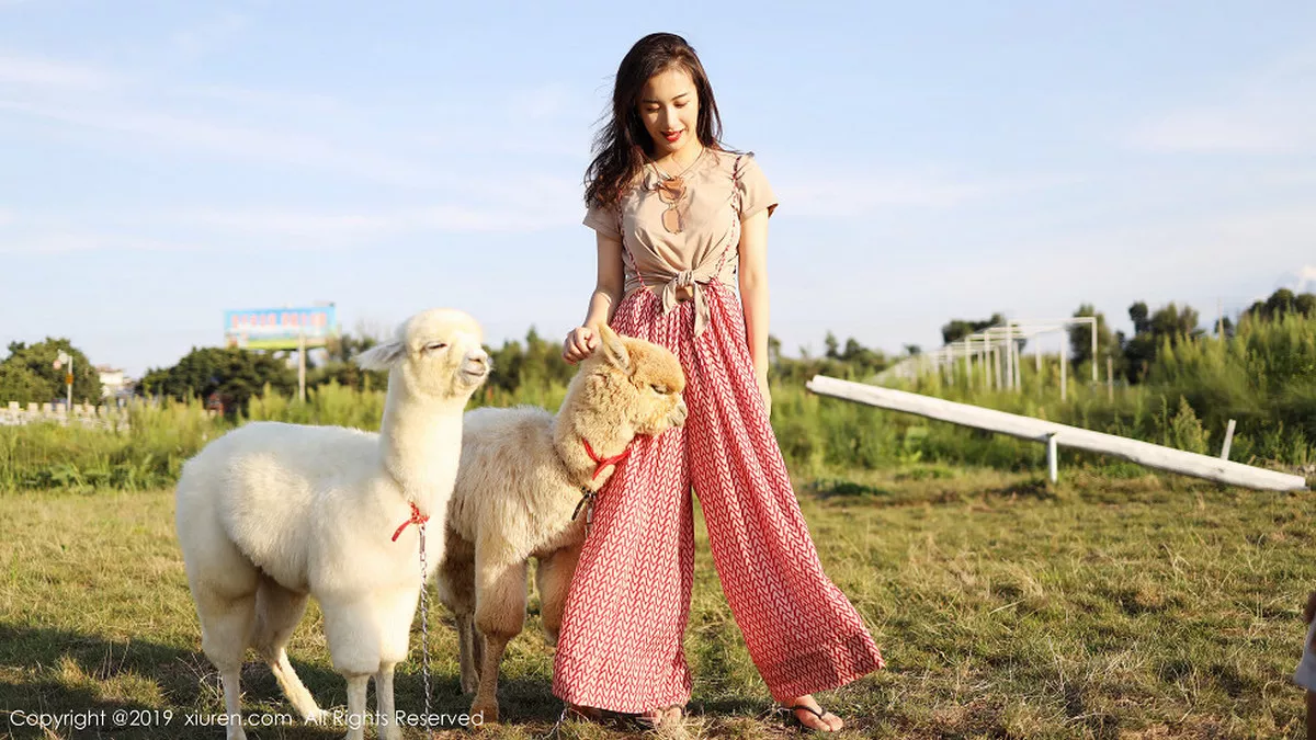 秀人集.com_[XiuRen秀人网]No.1718_嫩模艺儿拿铁室外帽子美少女清新甜美风靓丽迷人写真63P