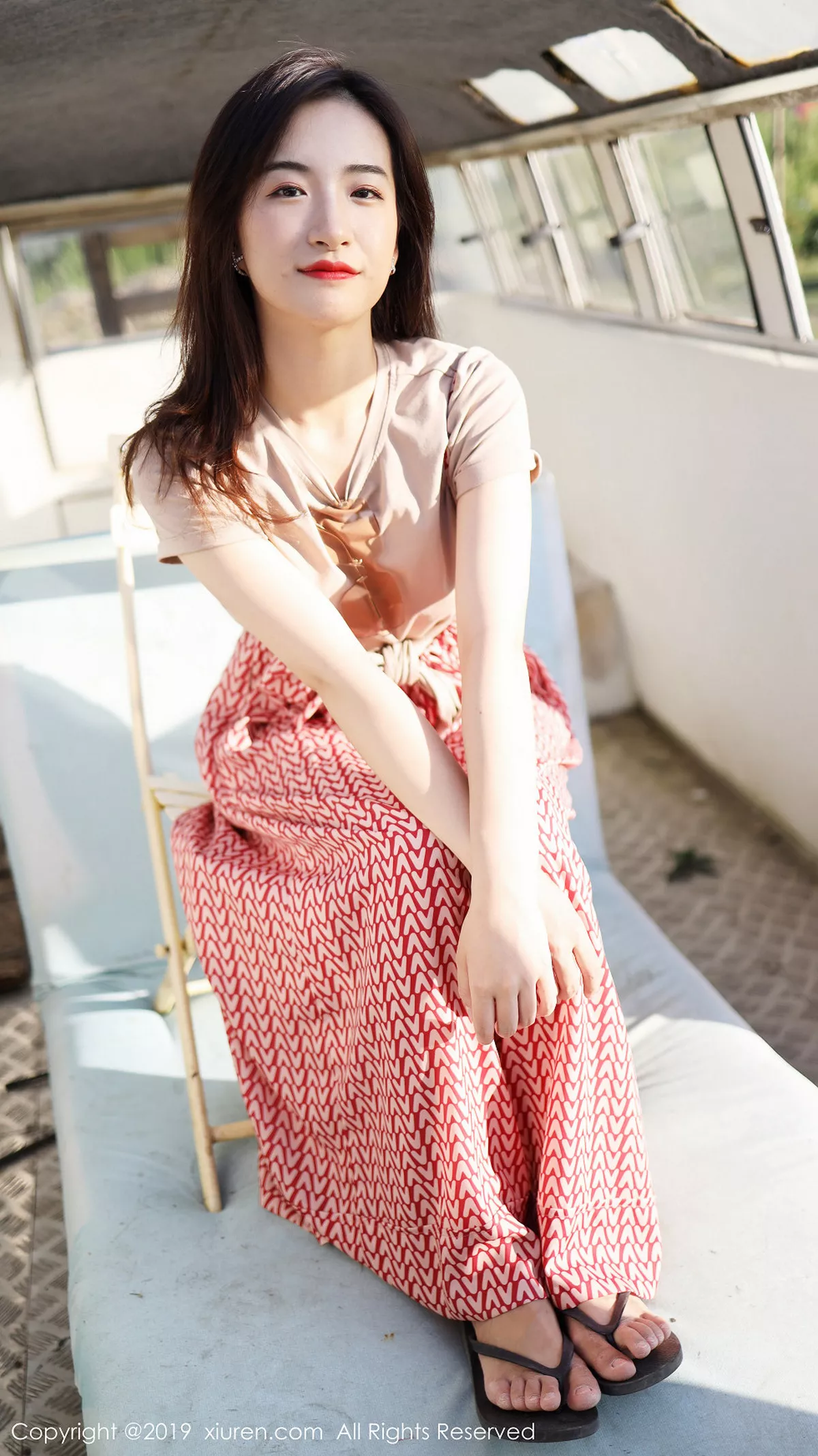 秀人集.com_[XiuRen秀人网]No.1718_嫩模艺儿拿铁室外帽子美少女清新甜美风靓丽迷人写真63P