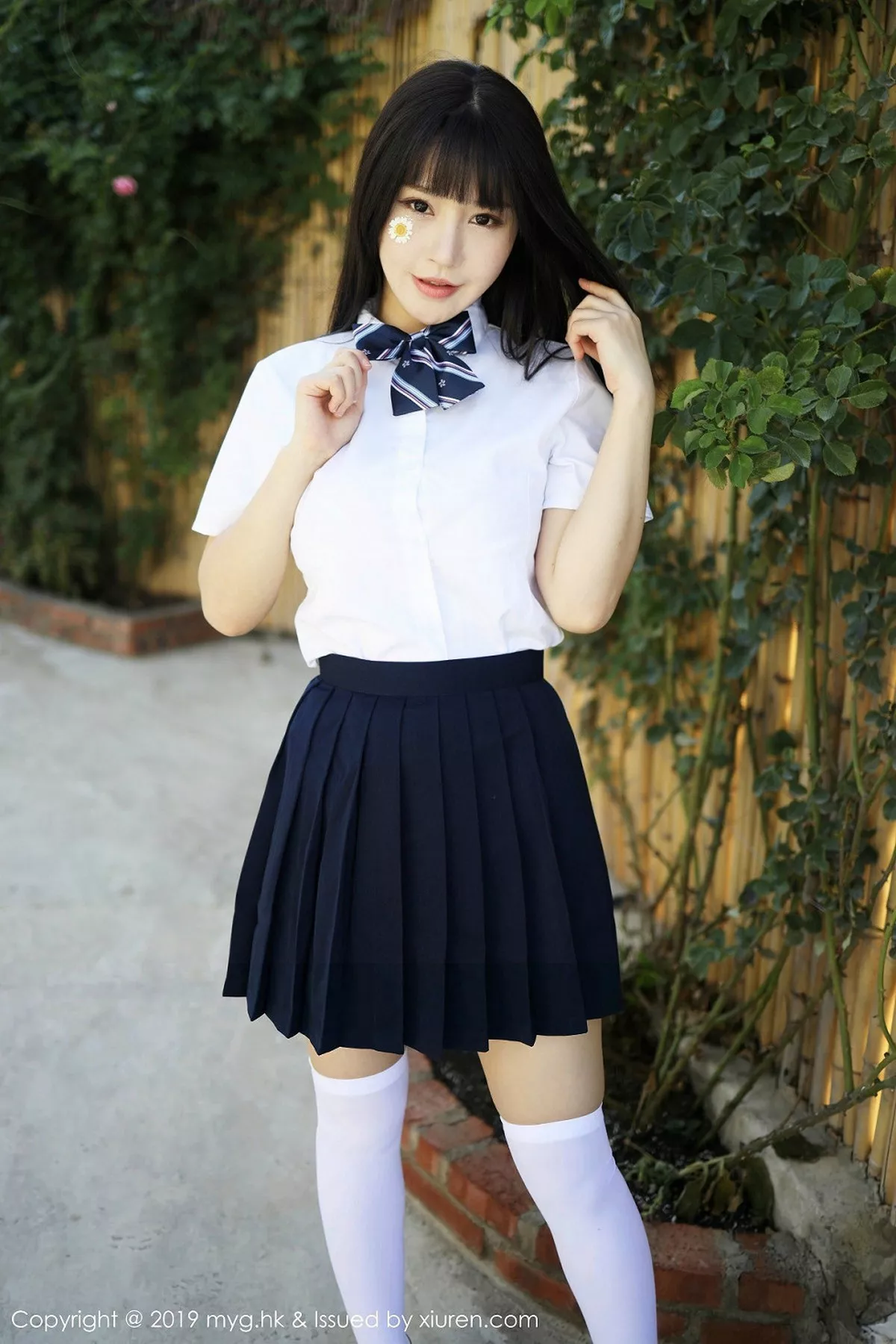 秀人集.com_[MyGirl美媛馆]Vol.394_女神Flower朱可儿大理旅拍户外学生装大胆撩裙诱惑写真54P