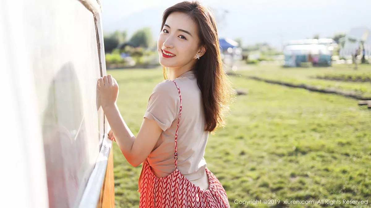 秀人集.com_[XiuRen秀人网]No.1718_嫩模艺儿拿铁室外帽子美少女清新甜美风靓丽迷人写真63P