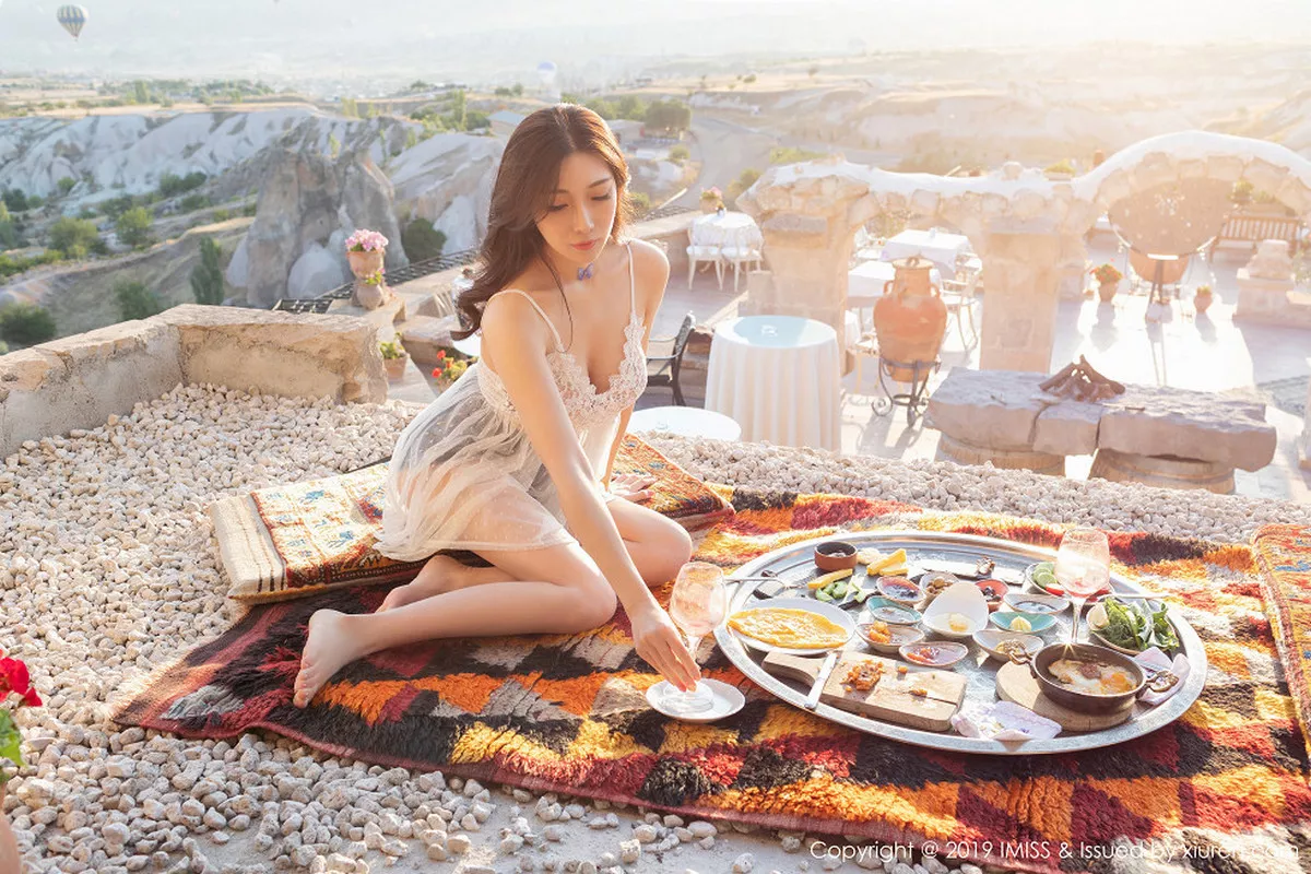 秀人集.com_[IMISS爱蜜社]Vol.382_女神小狐狸Kathryn土耳其旅拍私房内衣秀完美身材诱惑写真43P