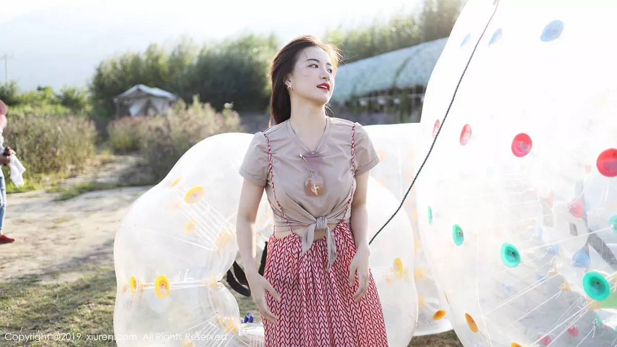 秀人集.com_[XiuRen秀人网]No.1718_嫩模艺儿拿铁室外帽子美少女清新甜美风靓丽迷人写真63P