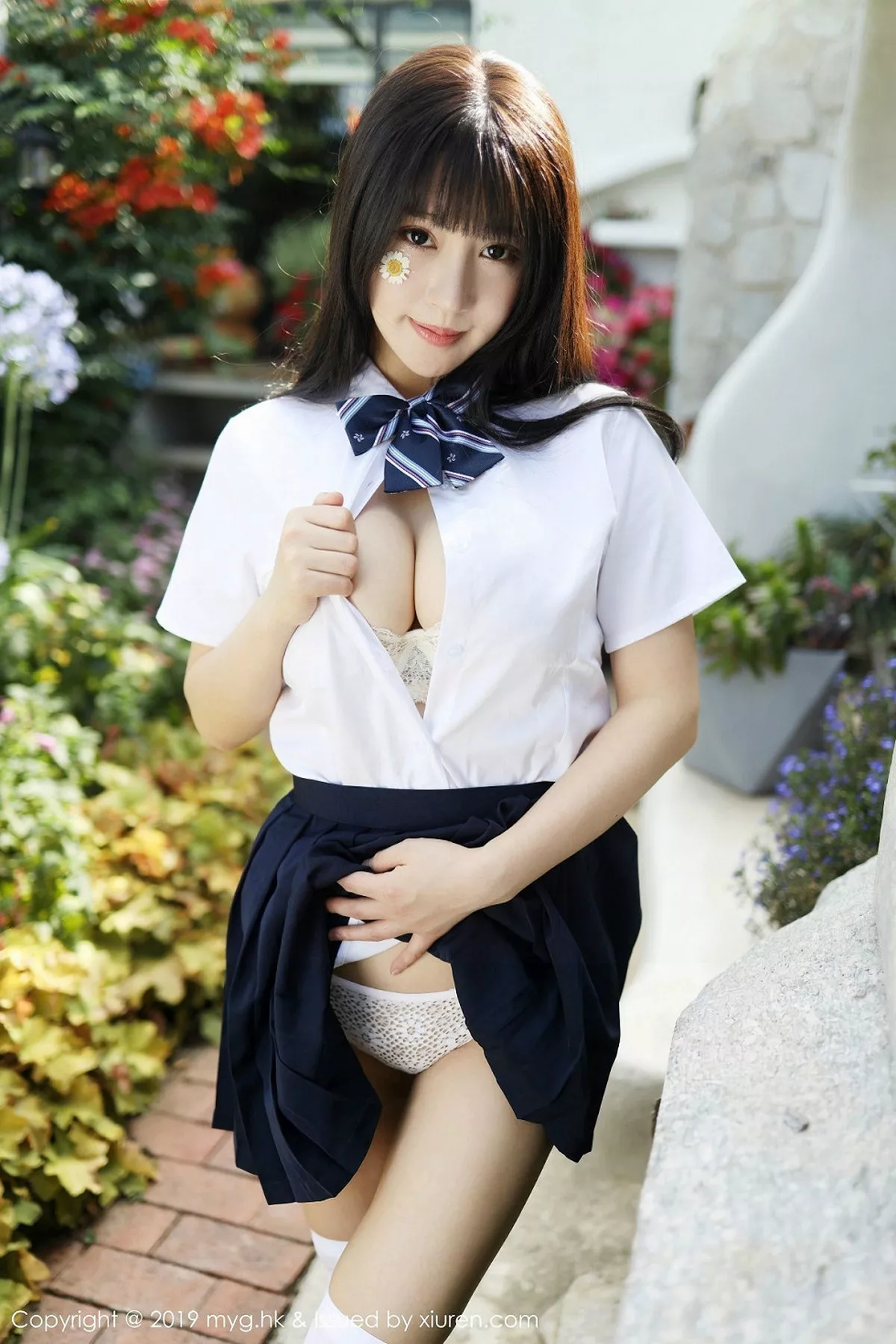 秀人集.com_[MyGirl美媛馆]Vol.394_女神Flower朱可儿大理旅拍户外学生装大胆撩裙诱惑写真54P