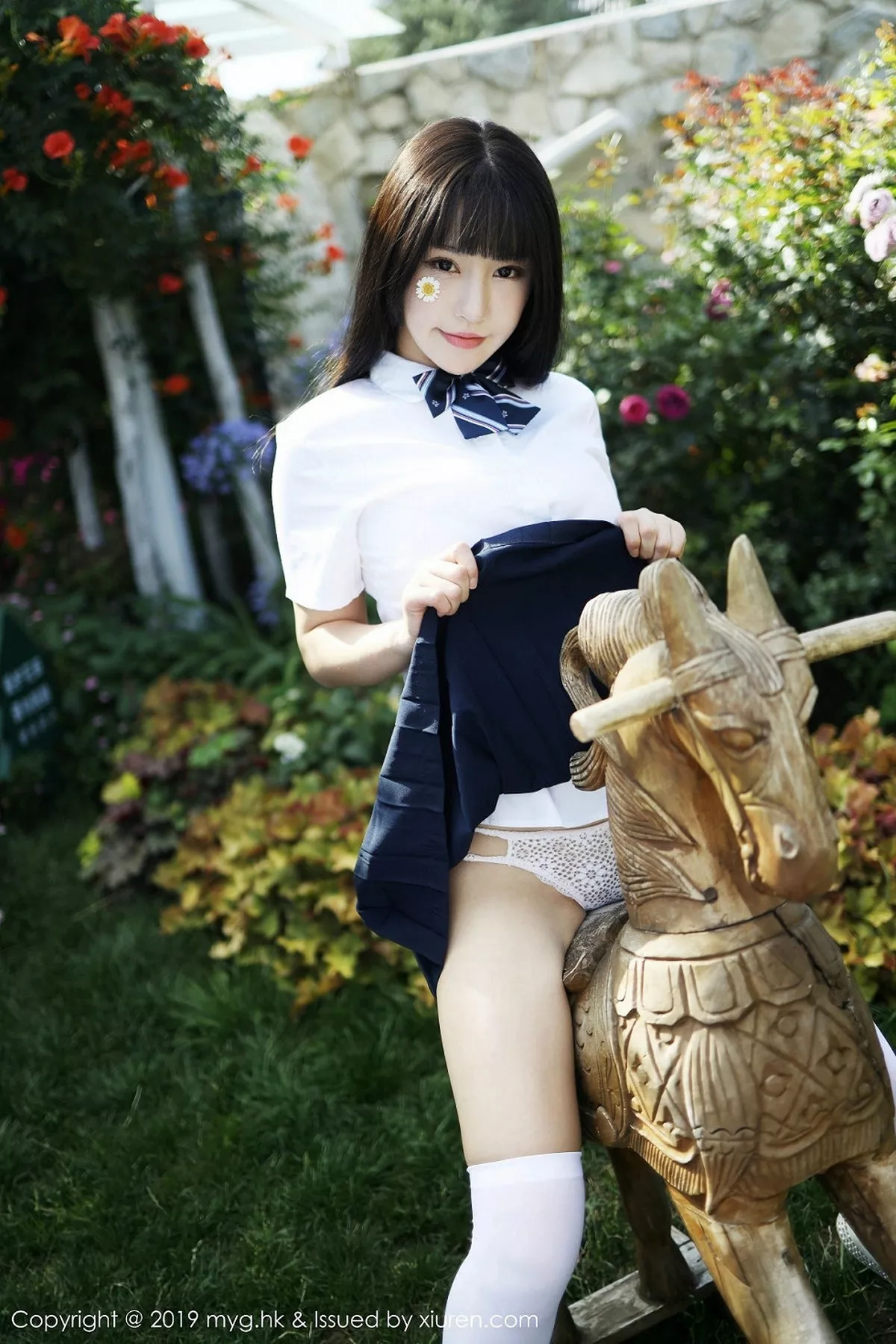 秀人集.com_[MyGirl美媛馆]Vol.394_女神Flower朱可儿大理旅拍户外学生装大胆撩裙诱惑写真54P