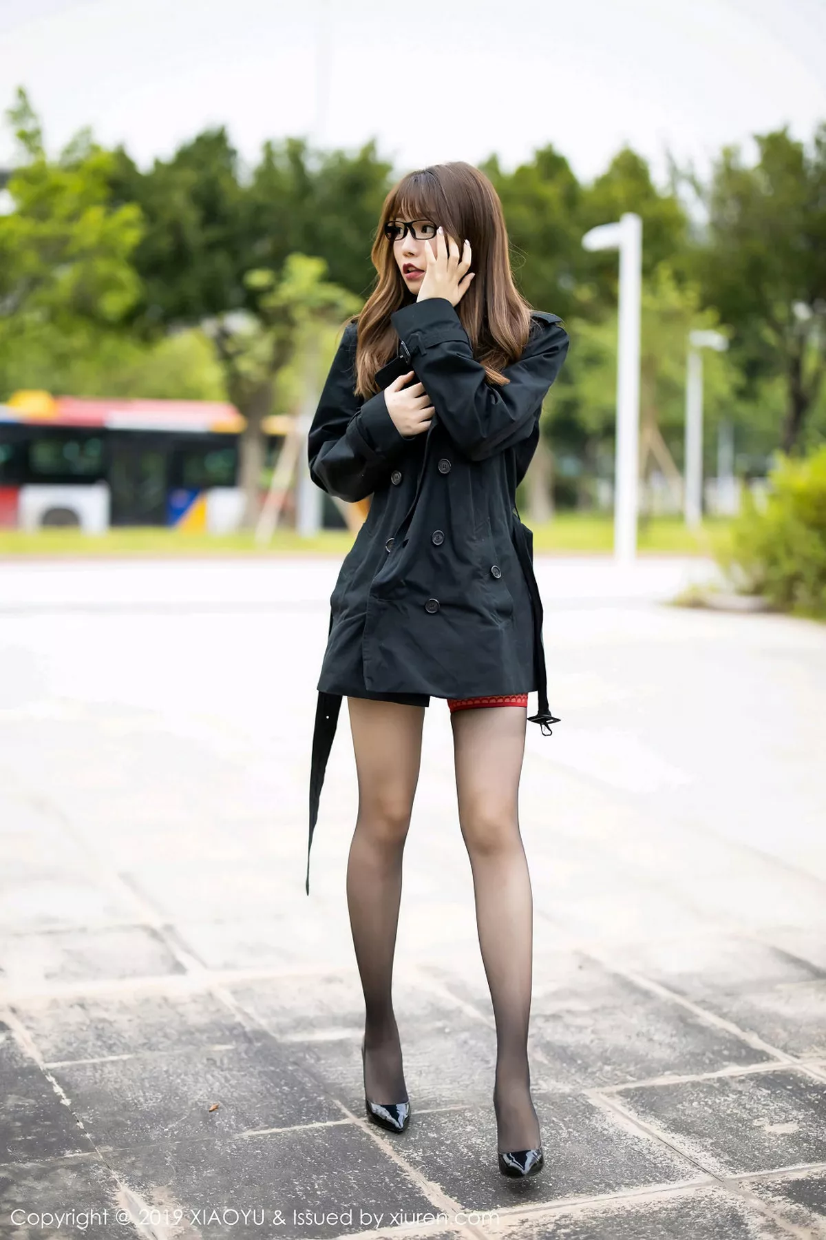 秀人集.com_[XiaoYu画语界]Vol.168_女神芝芝Booty户外半脱露黑色三点式内衣撩人诱惑写真56P