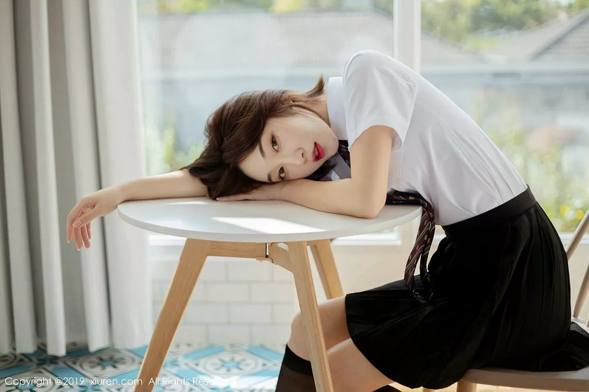 秀人集.com_[XiuRen秀人网]No.1729_嫩模小九月私房学生制服半脱露无内黑丝裤袜完美诱惑写真61P