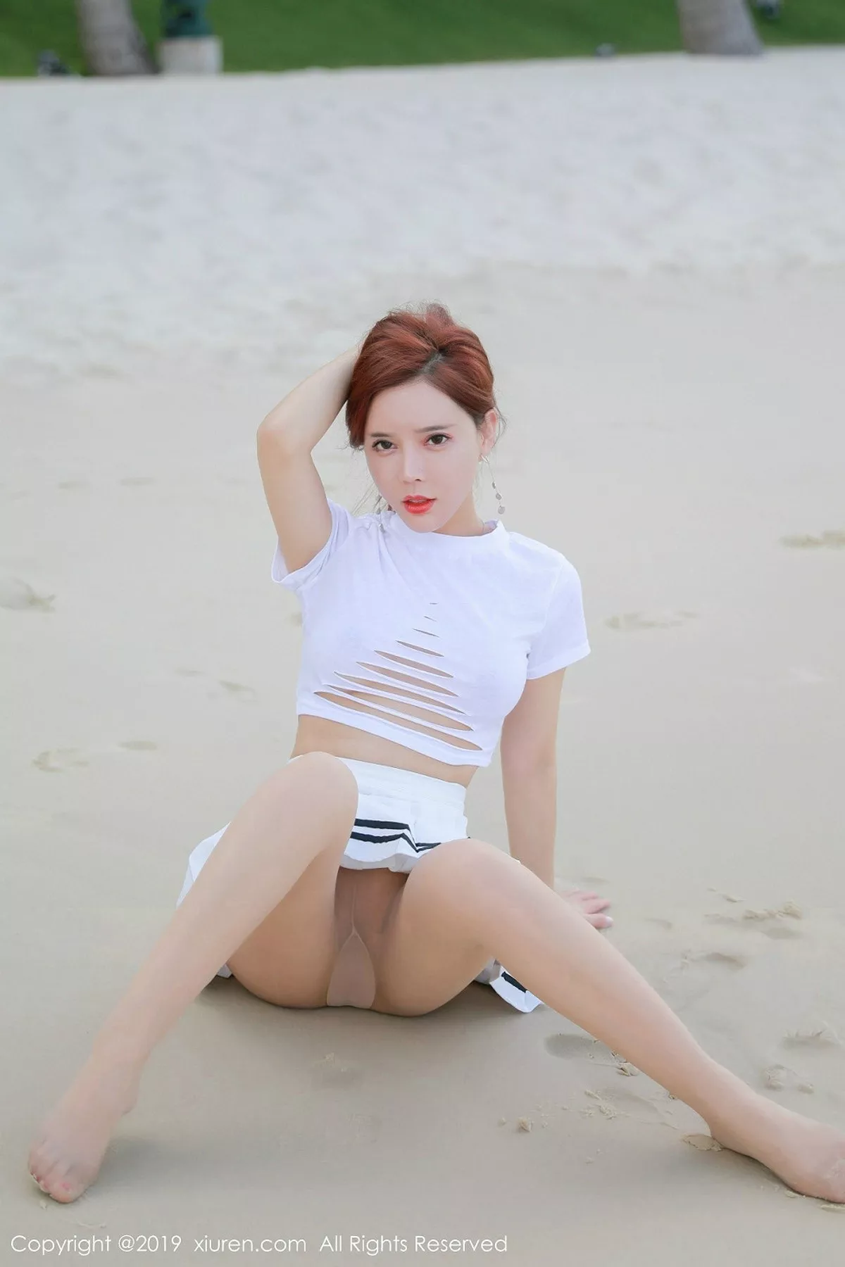 秀人集.com_[XiuRen秀人网]No.1728_嫩模艾小青户外海边兔女郎超薄无内肉丝裤袜撩人诱惑写真38P