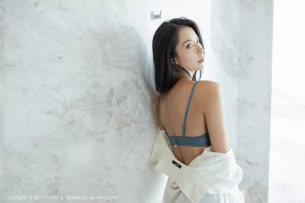 秀人集.com_[IMISS爱蜜社]Vol.386_嫩模Pretty私房白衬衣配超薄肉丝裤袜秀完美身材诱惑写真54P