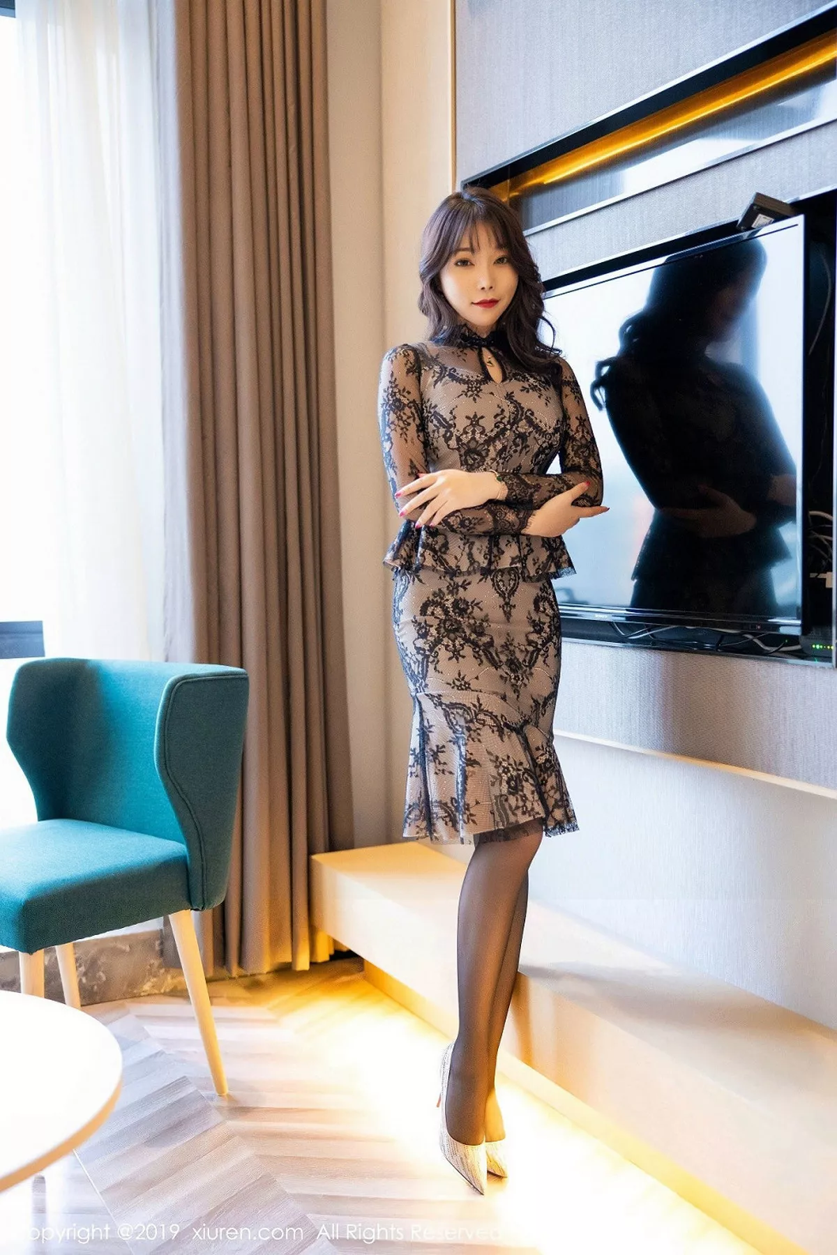 秀人集.com_[XiuRen秀人网]No.1764_女神芝芝Booty私房脱长裙露无内黑丝秀翘臀屁沟惹火诱惑写真65P