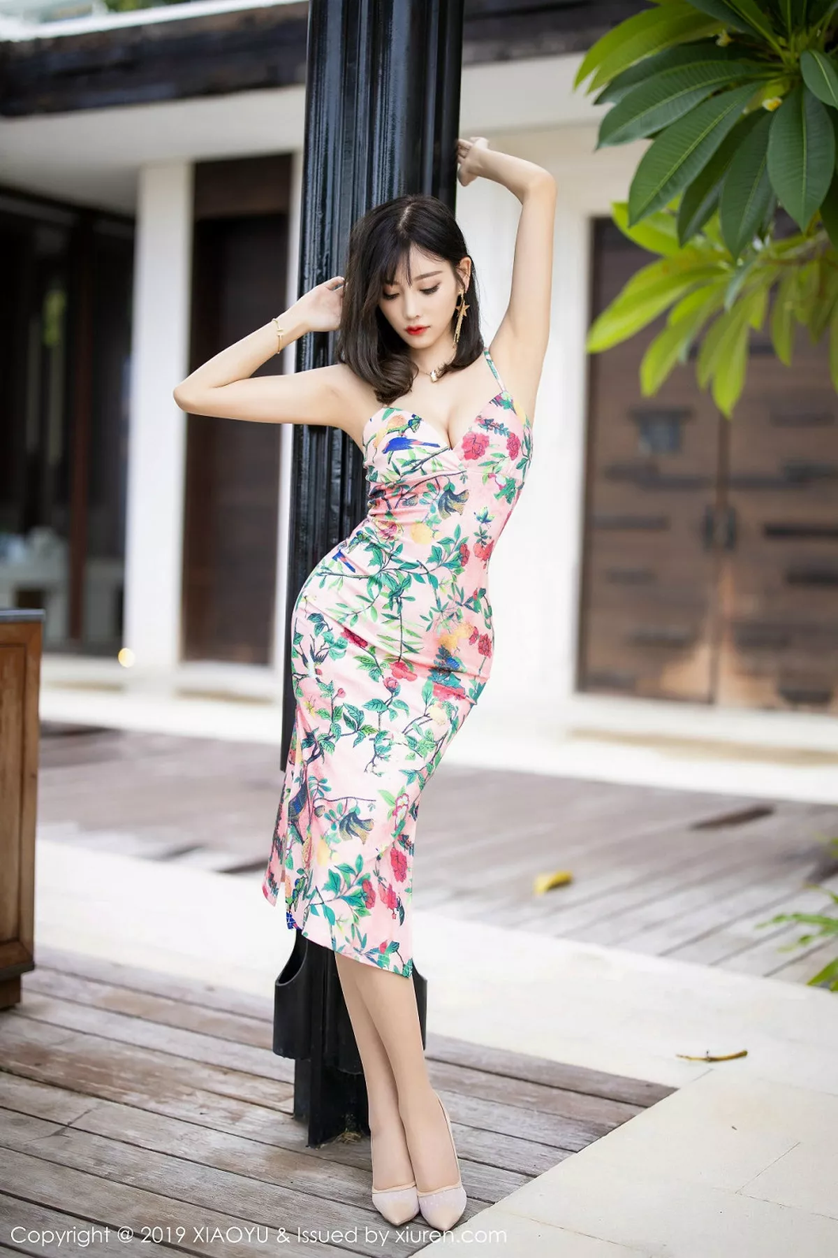 秀人集.com_[XiaoYu画语界]Vol.194_女神杨晨晨sugar心愿旅拍华丽吊裙+性感比基尼完美诱惑写真70P