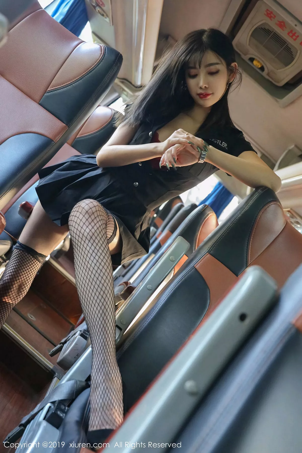 秀人集.com_[XiuRen秀人网]No.1771_女神杨晨晨sugar大巴车特辑酒红色内衣配黑丝网袜诱惑写真56P