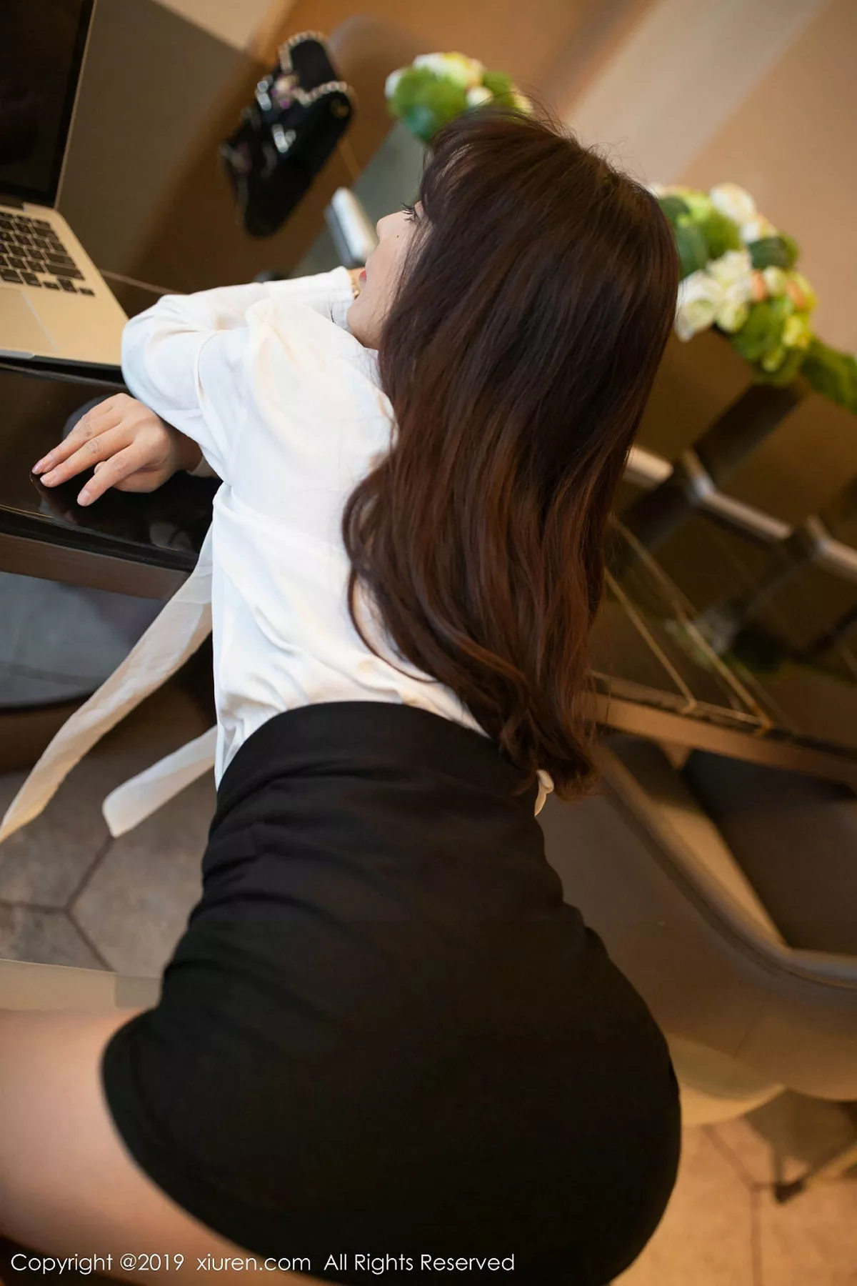 秀人集.com_[XiuRen秀人网]No.1776_嫩模陶喜乐_lele会议室白衬衫配黑短裙无内肉丝惹火诱惑写真70P