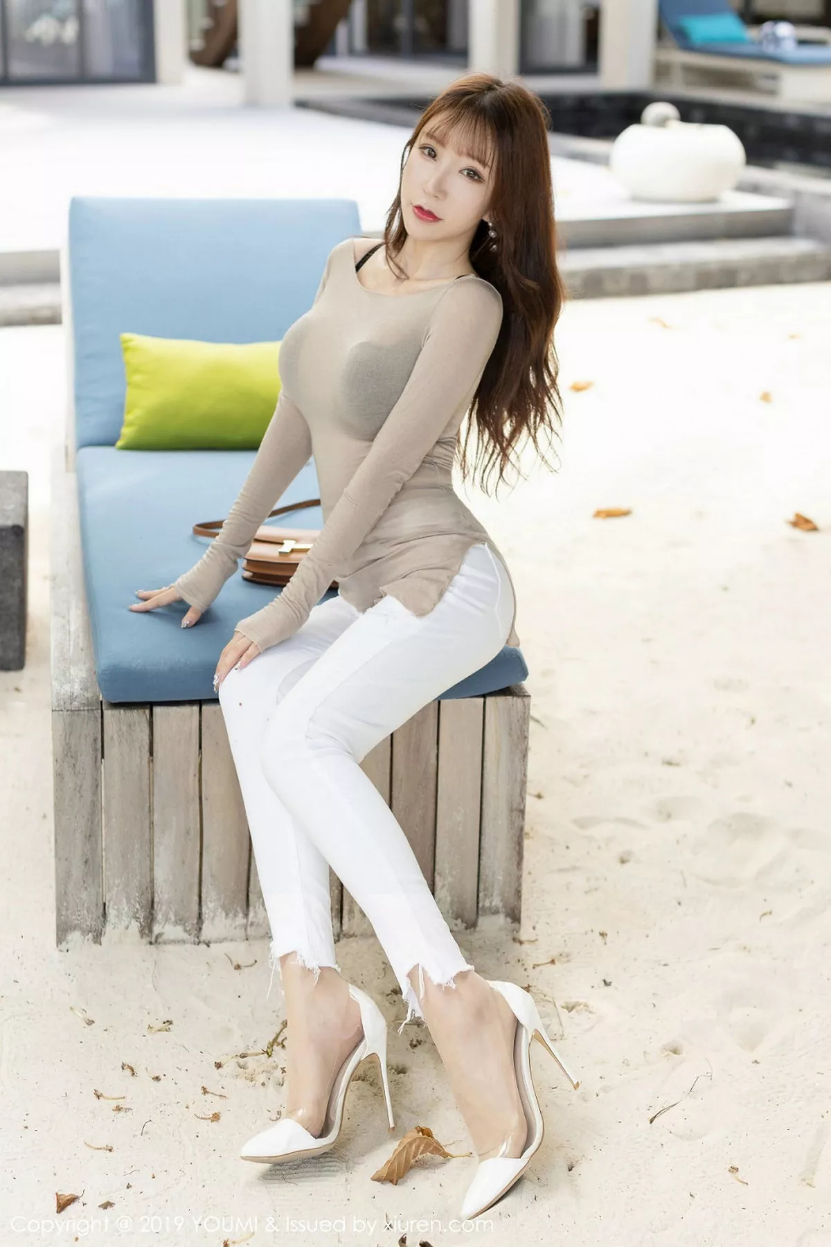 秀人集.com_[YouMi尤蜜荟]Vol.369_女神周于希Sandy马尔代夫旅拍户外无内肉丝透视诱惑写真56P