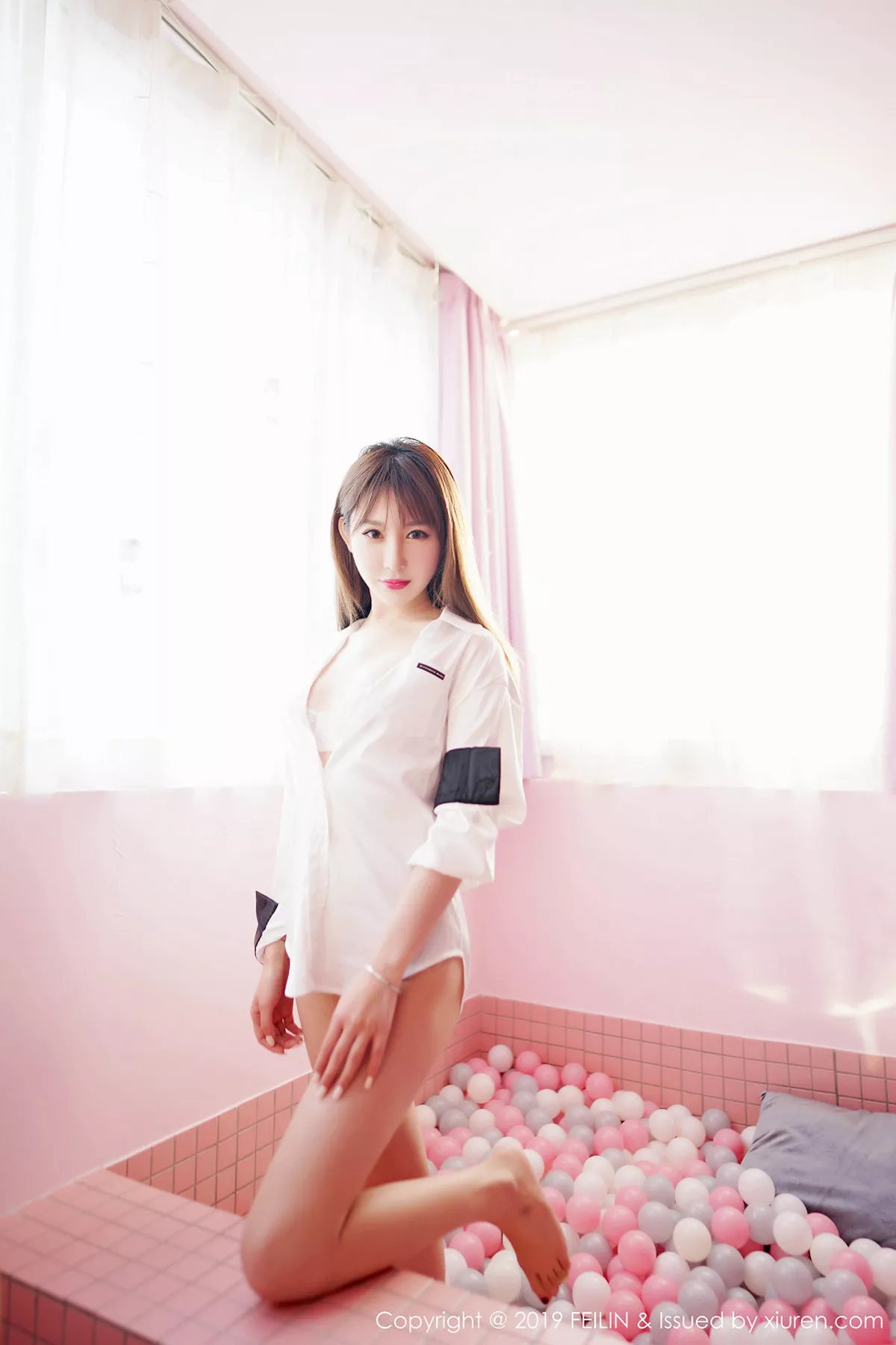 秀人集.com_[FeiLin嗲囡囡]Vol.214_嫩模程梓私房浴室里性感白衬衣秀白色内衣甜美迷人写真40P