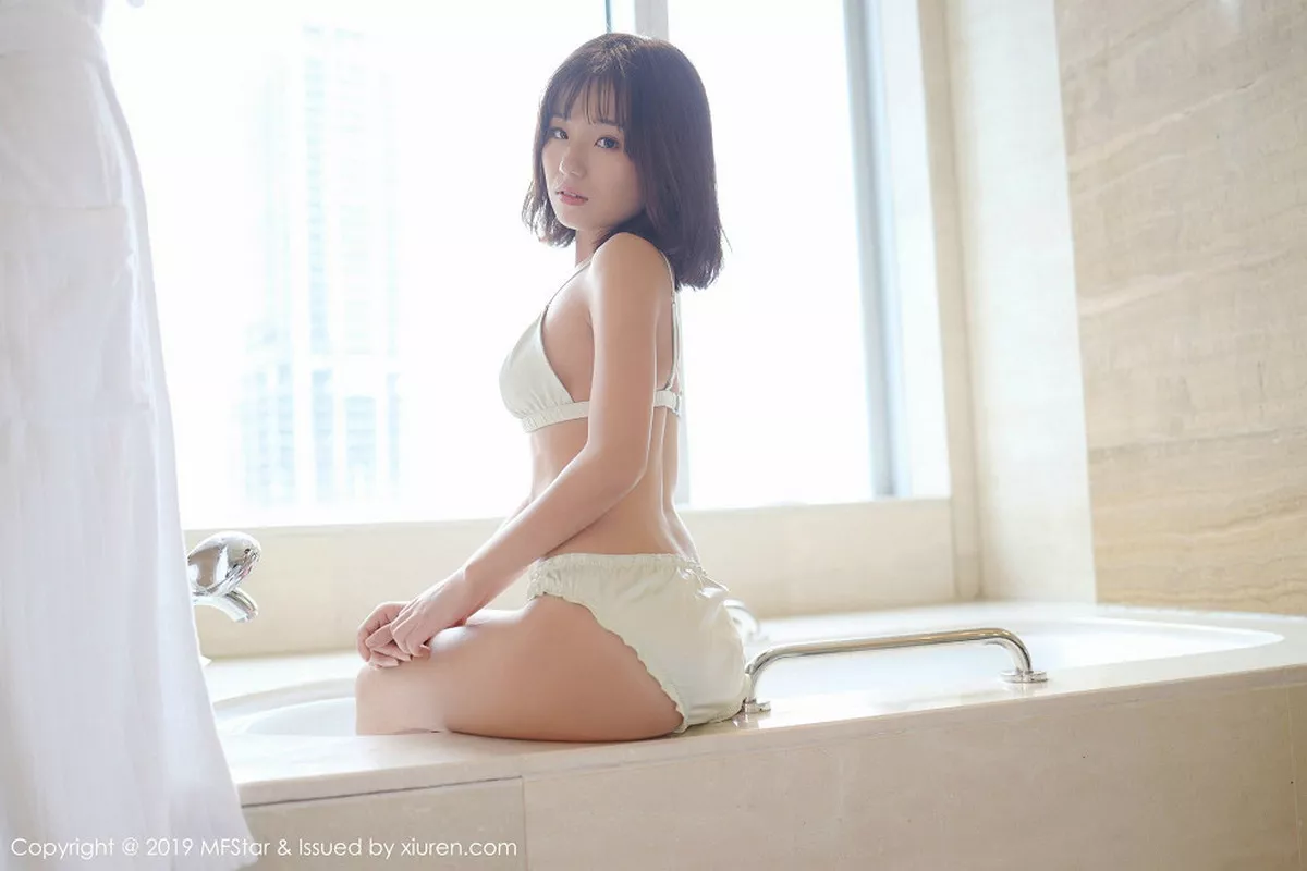 秀人集.com_[MFStar模范学院]Vol.229_嫩模仓井优香私房浴缸里全裸白色浴巾裹身撩人诱惑写真36P
