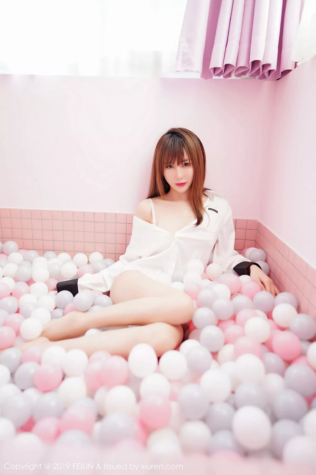 秀人集.com_[FeiLin嗲囡囡]Vol.214_嫩模程梓私房浴室里性感白衬衣秀白色内衣甜美迷人写真40P