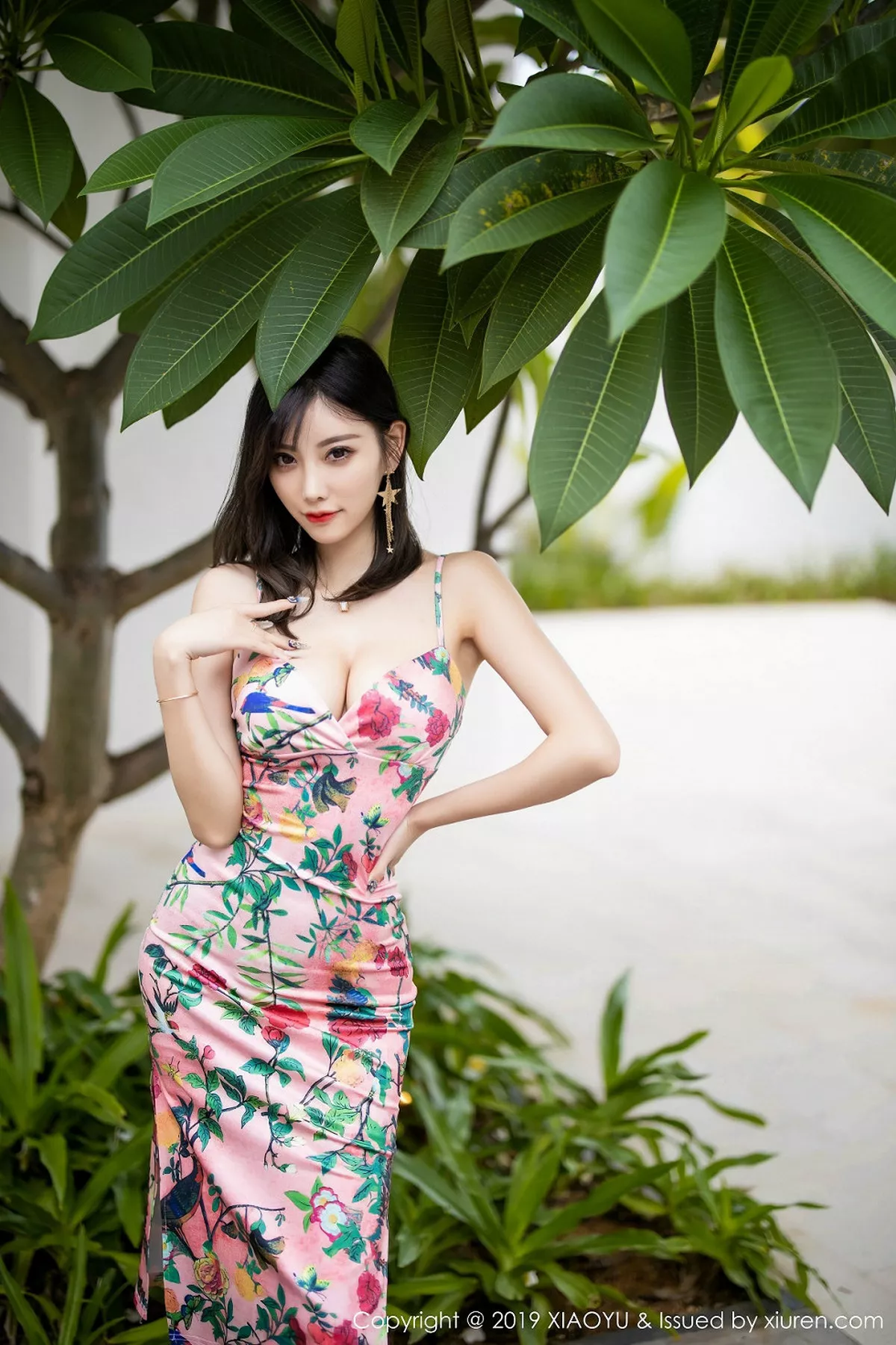 秀人集.com_[XiaoYu画语界]Vol.194_女神杨晨晨sugar心愿旅拍华丽吊裙+性感比基尼完美诱惑写真70P