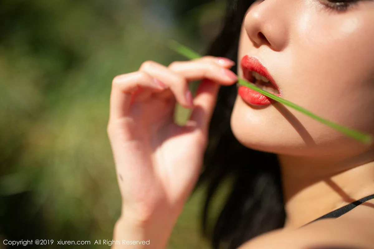 秀人集.com_[XiuRen秀人网]No.1830_嫩模就是阿朱啊东欧旅拍黑色蕾丝情趣内衣秀火辣身材诱惑写真85P