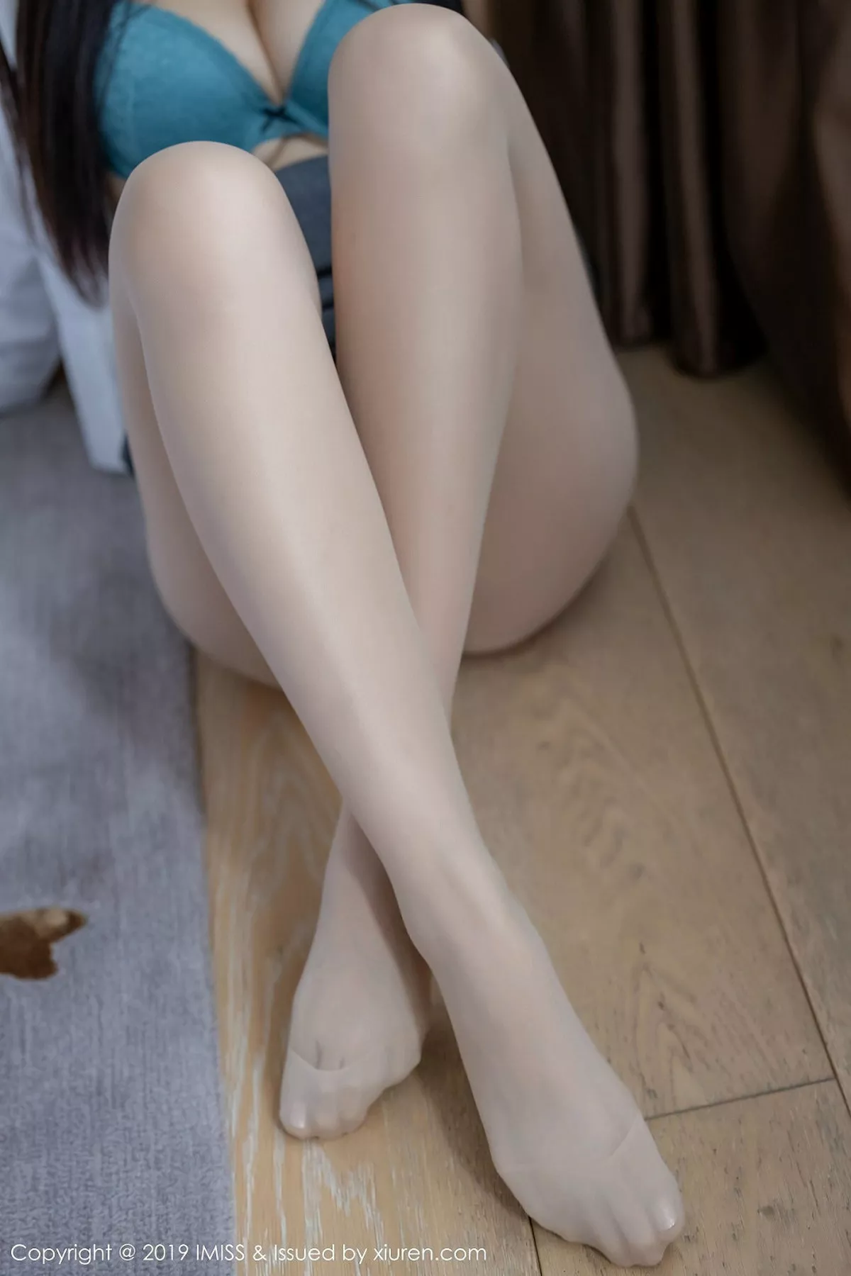 秀人集.com_[IMISS爱蜜社]Vol.409_嫩模nova李雅性感秘书制服秀豪乳撩裙无内肉丝惹火诱惑写真52P