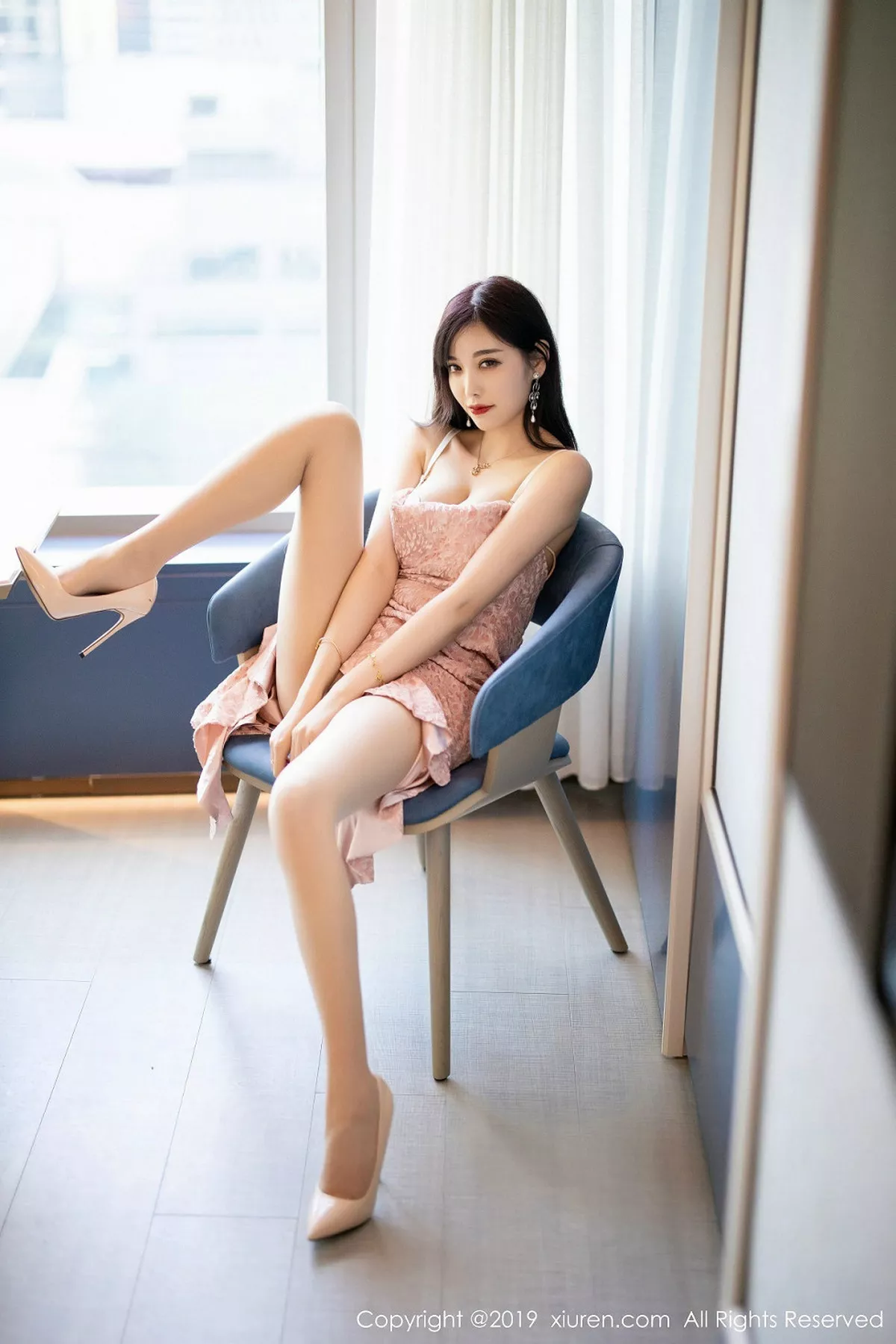 秀人集.com_[XiuRen秀人网]No.1857_女神杨晨晨sugar私房粉色吊裙半脱露性感白色内衣完美诱惑写真83P