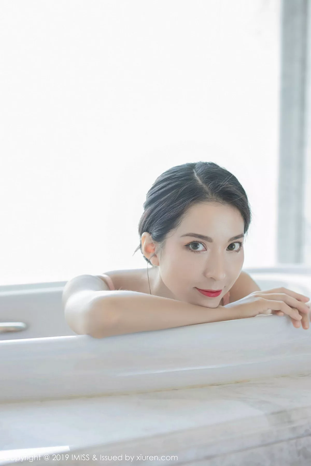 秀人集.com_[IMISS爱蜜社]Vol.416_气质女神Carry花色连身裙配朦胧肉丝露性感粉色内衣诱惑写真48P