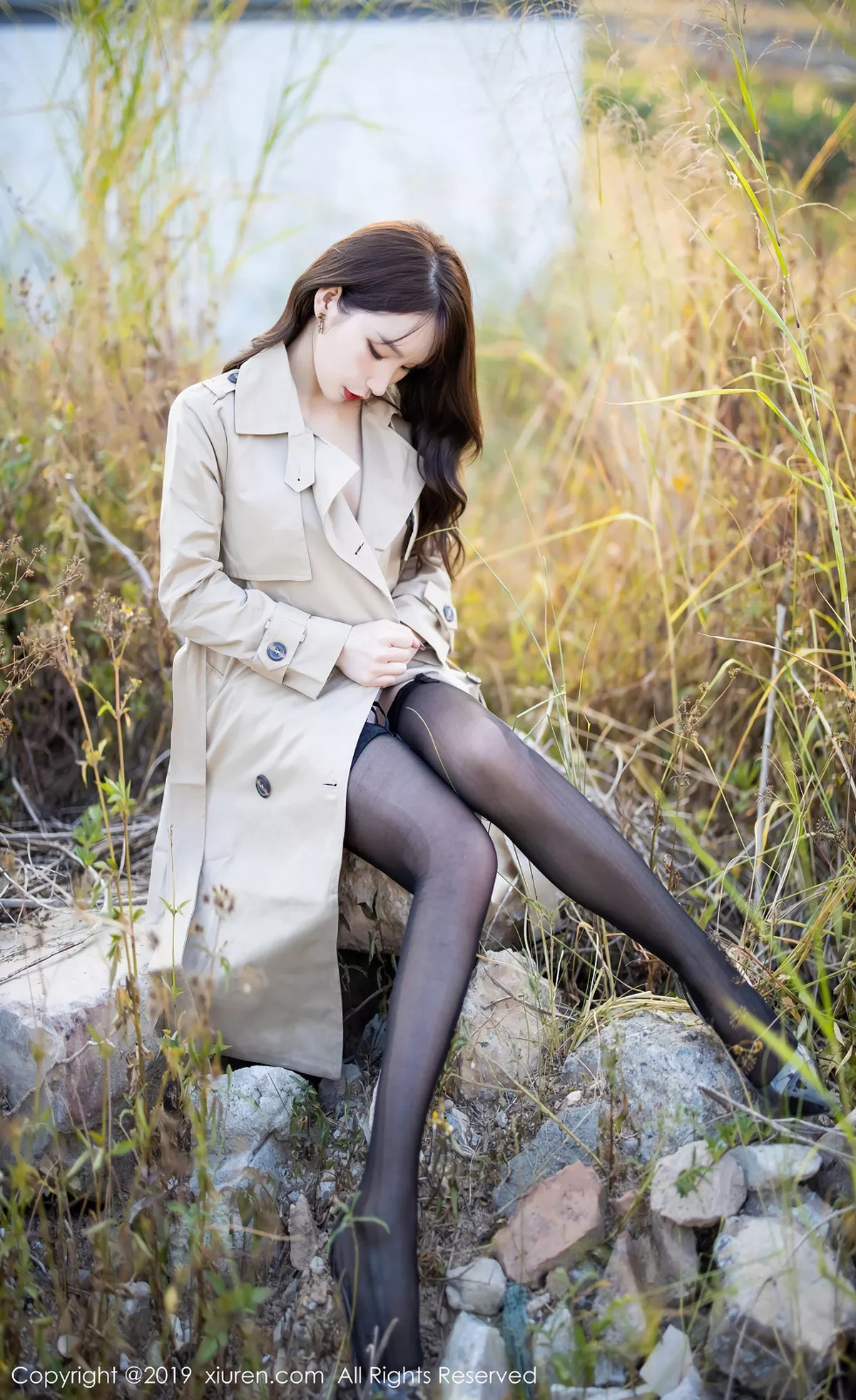 秀人集.com_[XiuRen秀人网]No.1876_女神周于希Sandy户外精致黑色内衣配吊带黑丝袜撩人诱惑写真93P