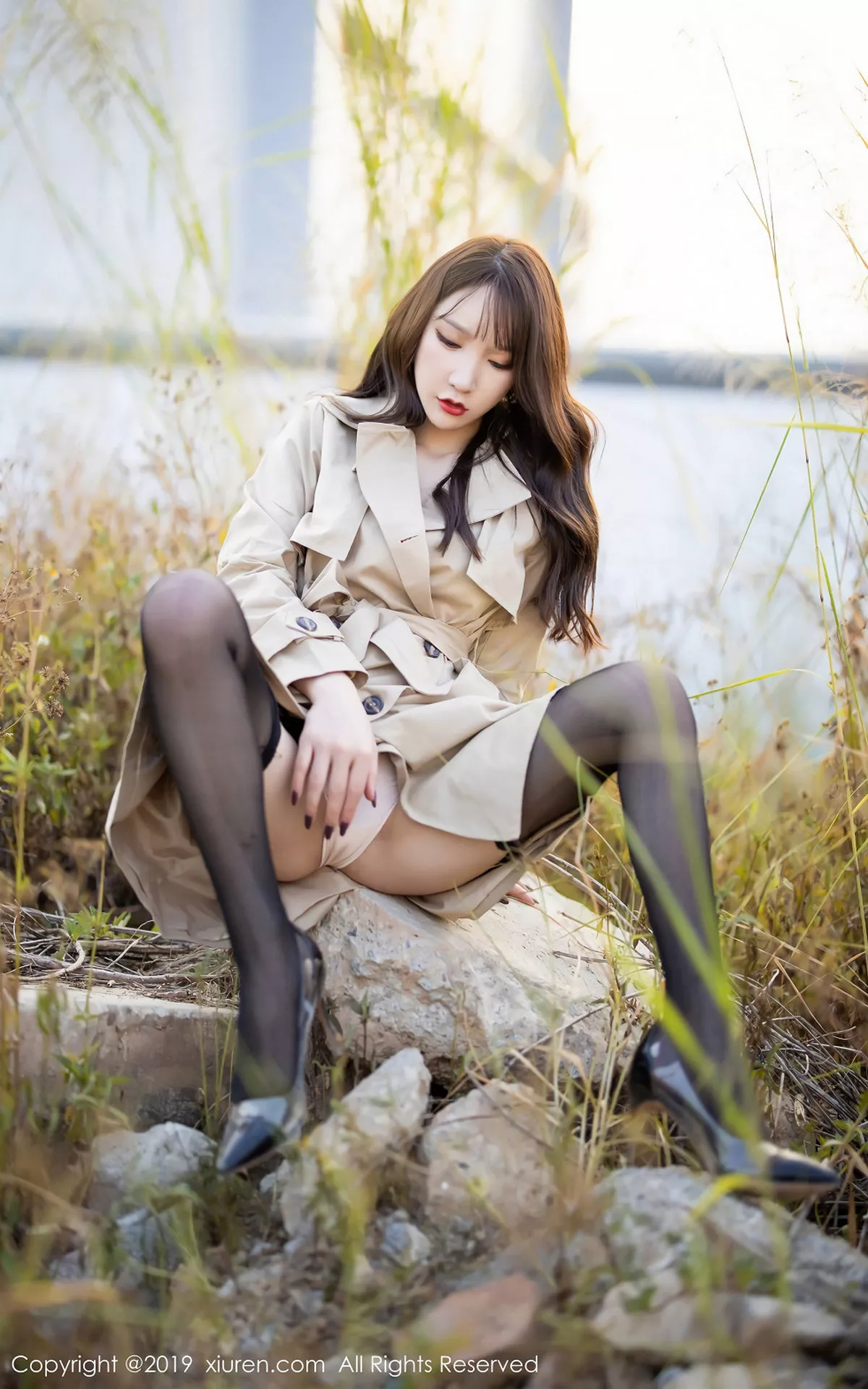 秀人集.com_[XiuRen秀人网]No.1876_女神周于希Sandy户外精致黑色内衣配吊带黑丝袜撩人诱惑写真93P