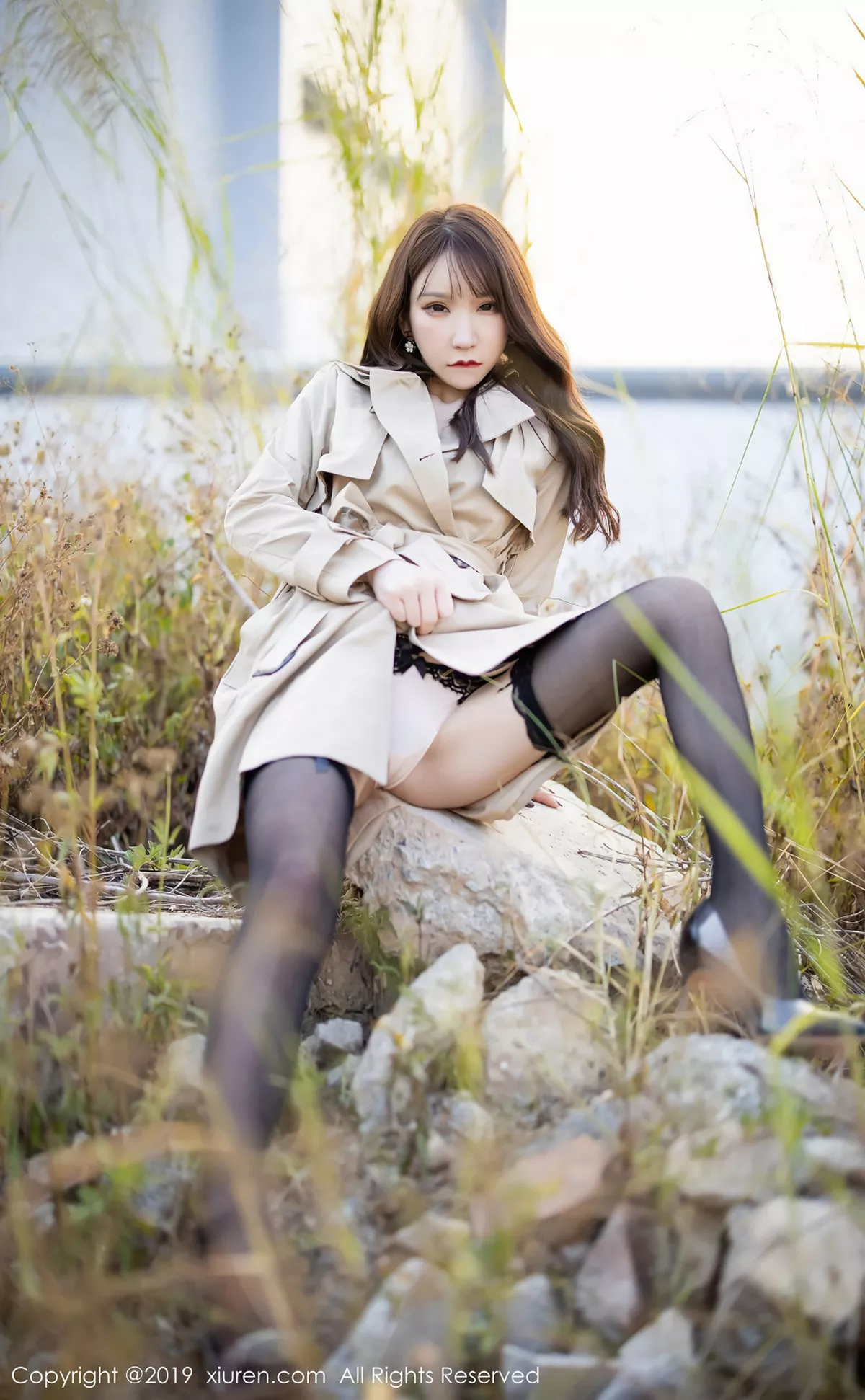 秀人集.com_[XiuRen秀人网]No.1876_女神周于希Sandy户外精致黑色内衣配吊带黑丝袜撩人诱惑写真93P