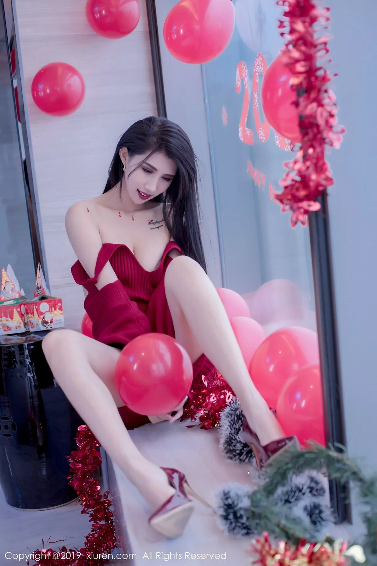秀人集.com_[XiuRen秀人网]No.1871_高挑美女葛征Model私房圣诞新年主题红色深V圣诞女郎诱惑写真81P