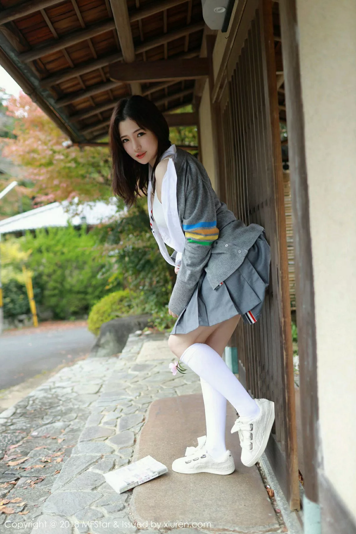 秀人集.com_[MFStar模范学院]Vol.162_女神徐cake日本旅拍性感衬衣配短裙半露白嫩美乳诱惑写真40P