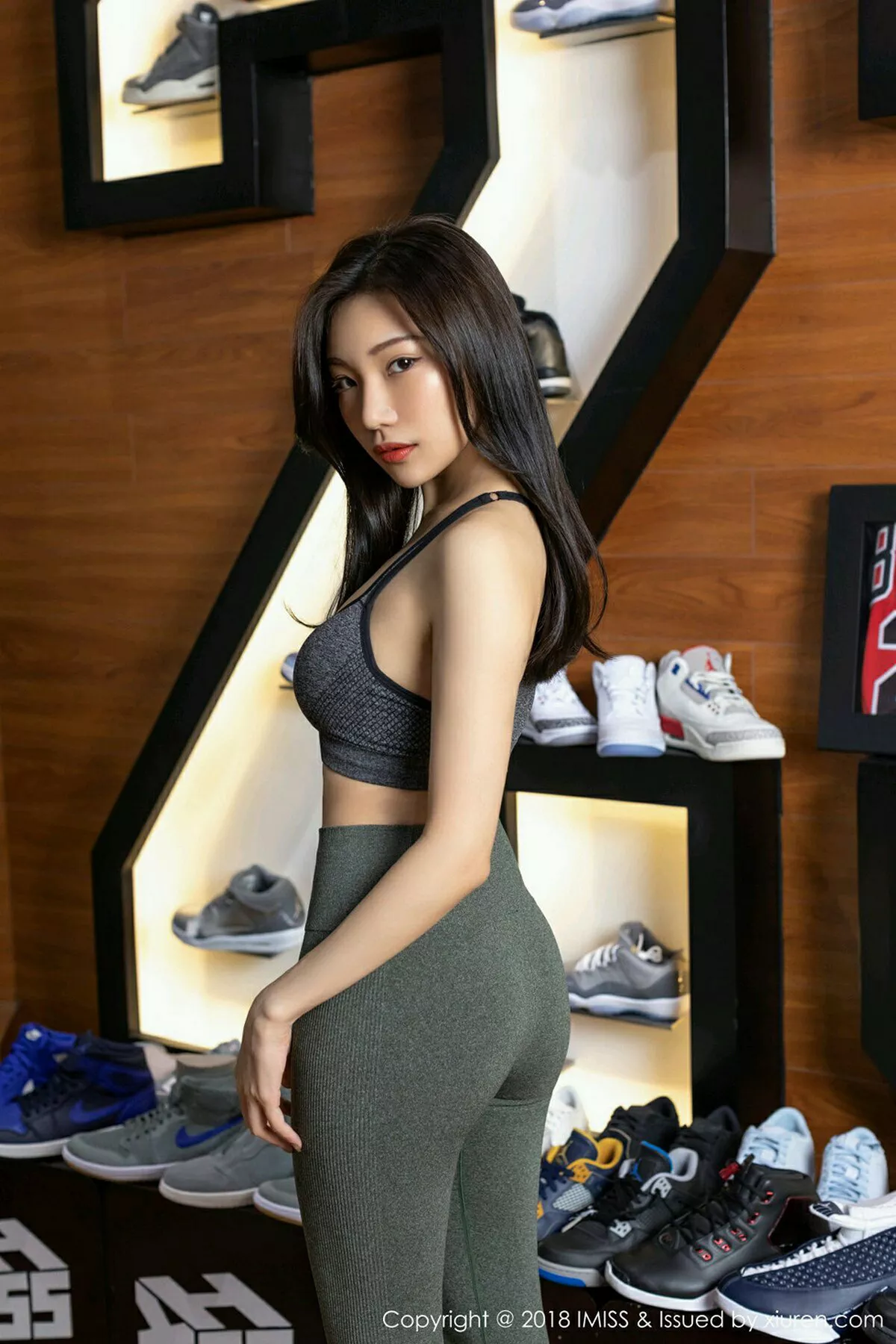 秀人集.com_[IMISS爱蜜社]Vol.309_嫩模小狐狸Kathryn私房性感红色内衣配肉丝裤袜完美诱惑写真37P