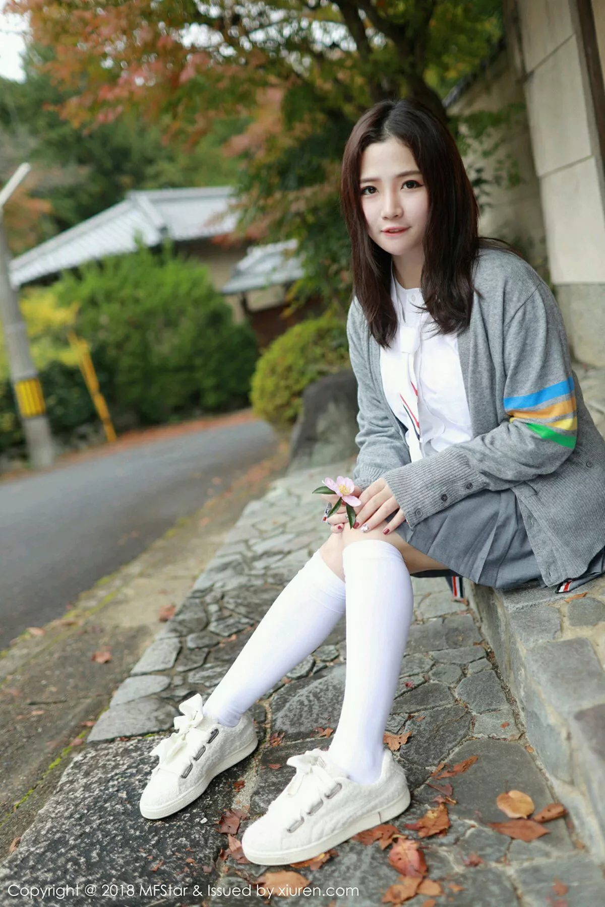 秀人集.com_[MFStar模范学院]Vol.162_女神徐cake日本旅拍性感衬衣配短裙半露白嫩美乳诱惑写真40P