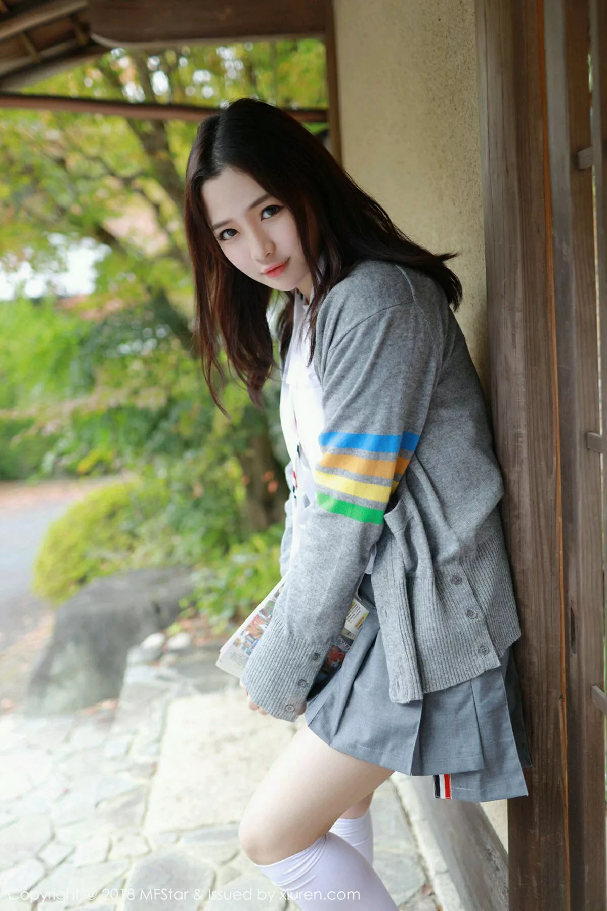 秀人集.com_[MFStar模范学院]Vol.162_女神徐cake日本旅拍性感衬衣配短裙半露白嫩美乳诱惑写真40P