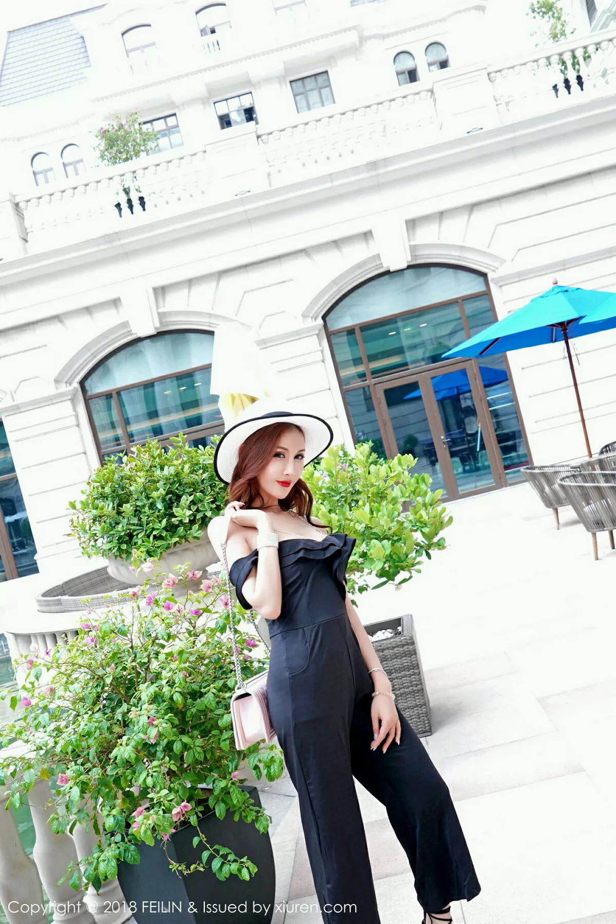 秀人集.com_[FeiLin嗲囡囡]Vol.172_嫩模曼苏拉娜居家私房露傲人豪乳胶带遮点摄人诱惑写真40P