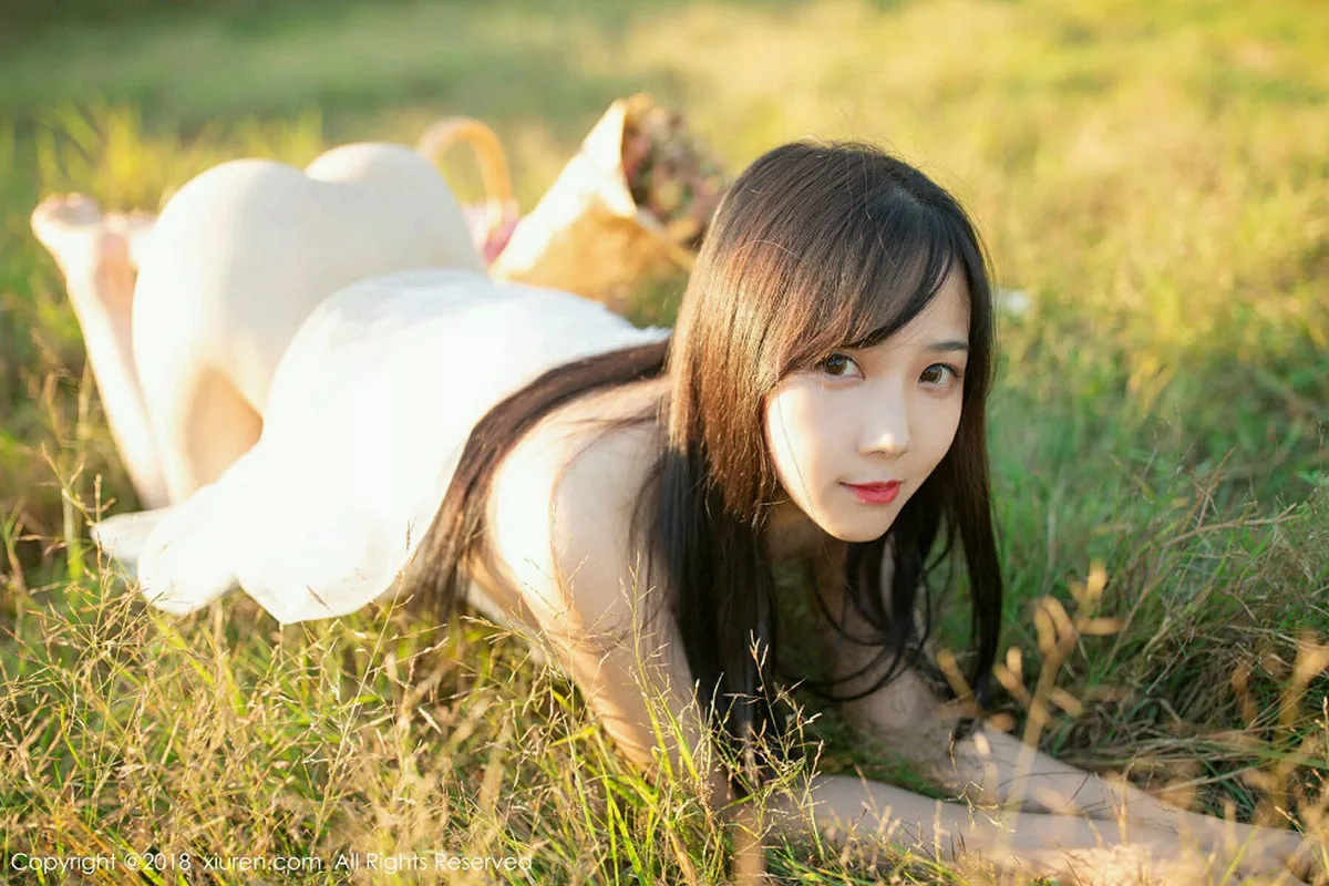 秀人集.com_[XiuRen秀人网]No.1238_女神徐微微mia户外白色薄纱半脱露豪乳翘臀极致诱惑写真40P