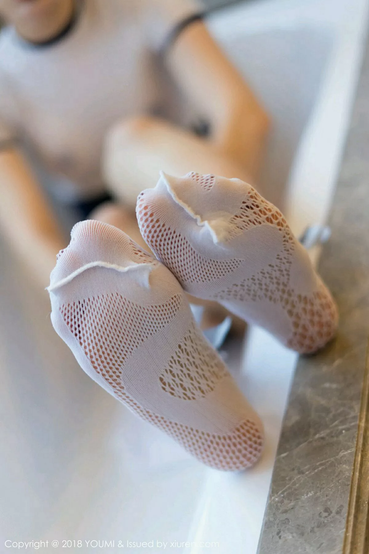 秀人集.com_[YouMi尤蜜荟]Vol.235_女神Cris_卓娅祺私房白色蕾丝连身裙秀豪乳翘臀惹火诱惑写真45P