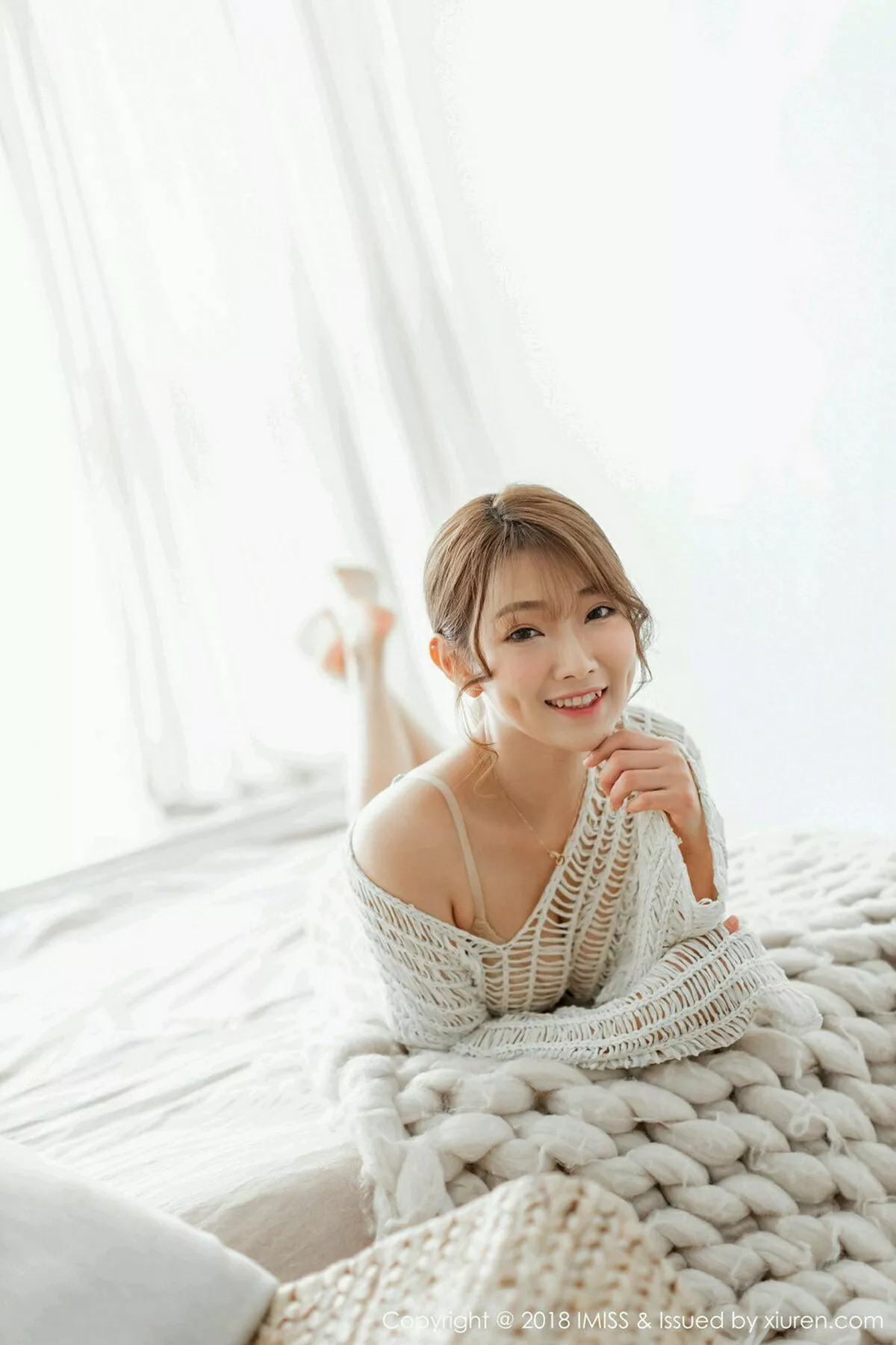 秀人集.com_[IMISS爱蜜社]Vol.306_嫩模Bowie宝儿私房缕空毛衣秀性感内衣完美身材迷人写真42P