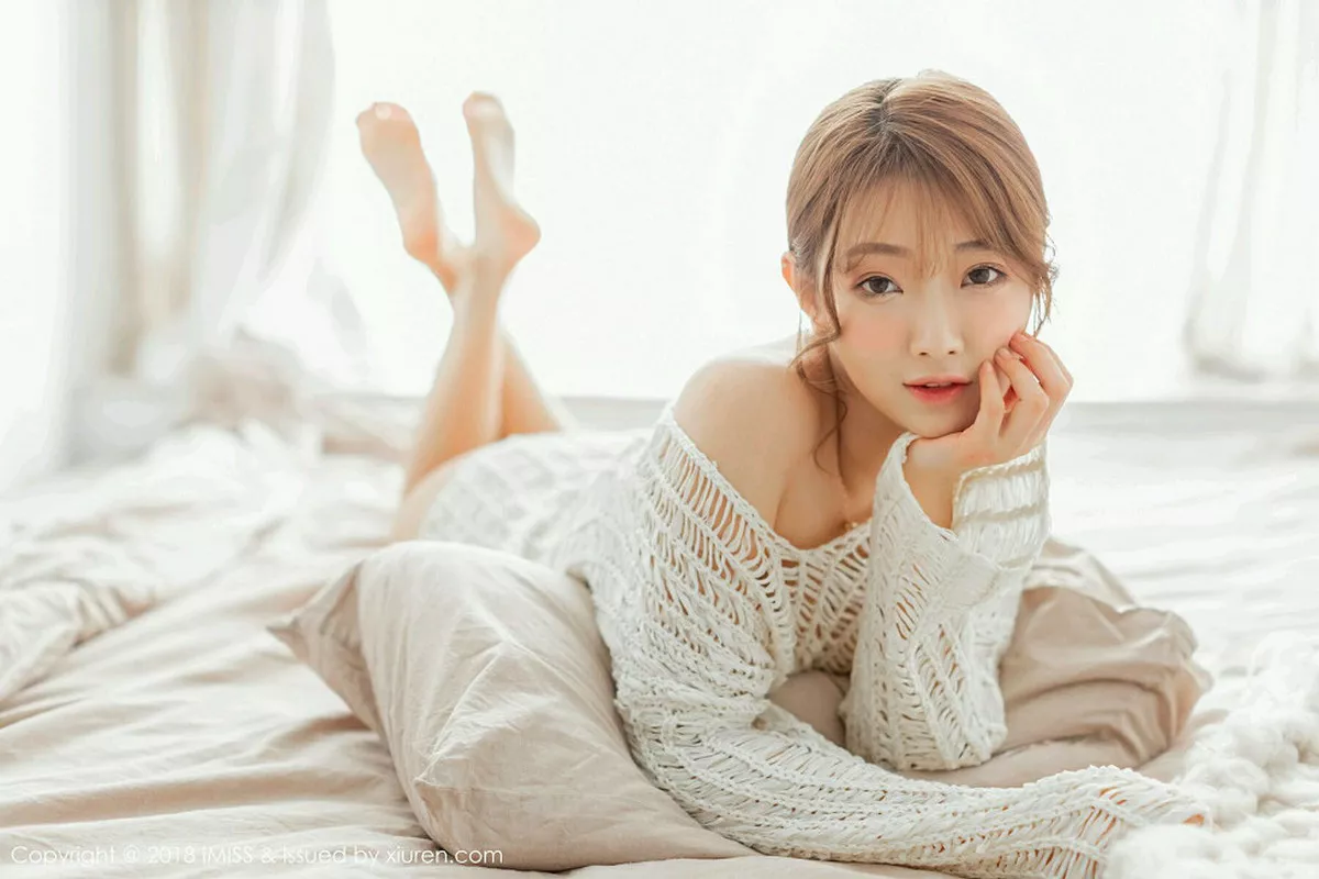 秀人集.com_[IMISS爱蜜社]Vol.306_嫩模Bowie宝儿私房缕空毛衣秀性感内衣完美身材迷人写真42P