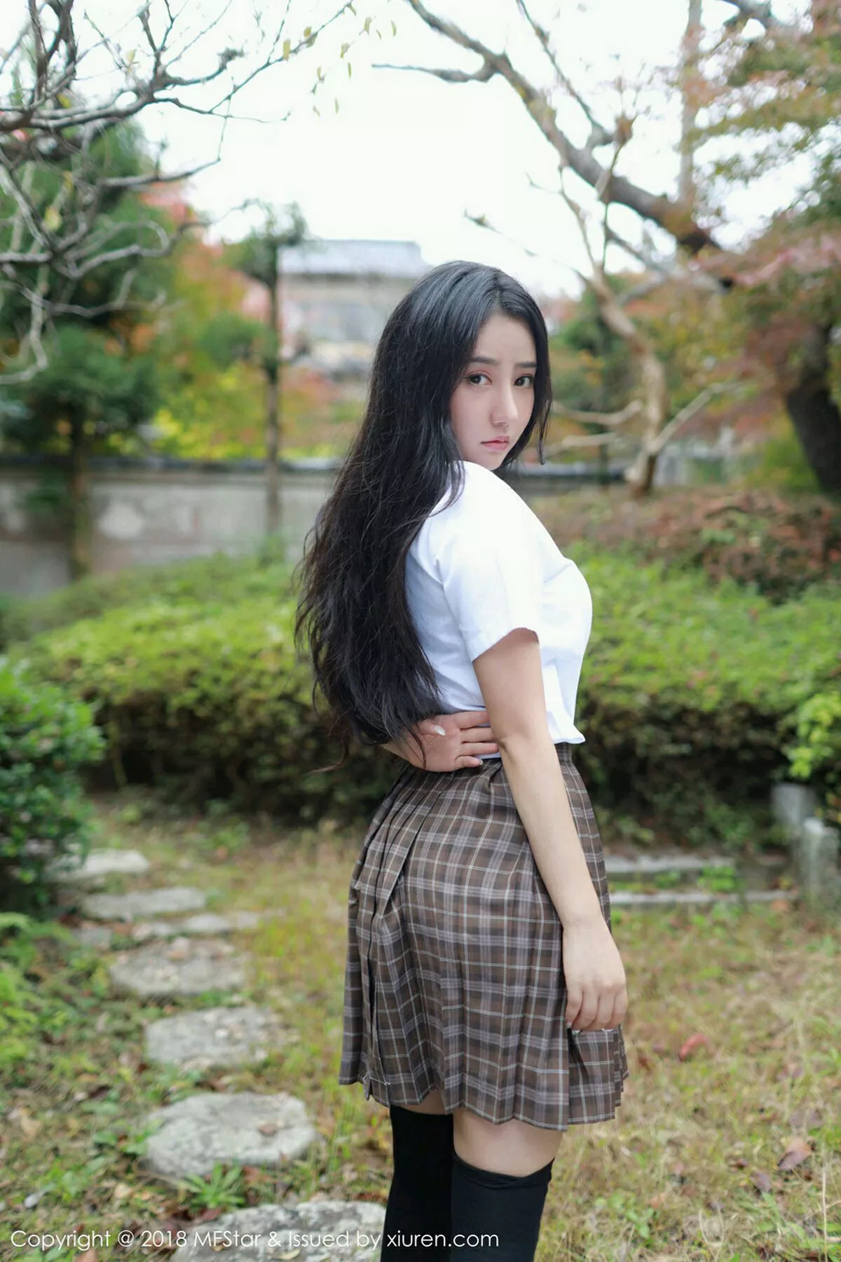 秀人集.com_[MFStar模范学院]Vol.163_嫩模Manuela玛鲁娜日本旅拍户外学生制服靓丽迷人写真42P