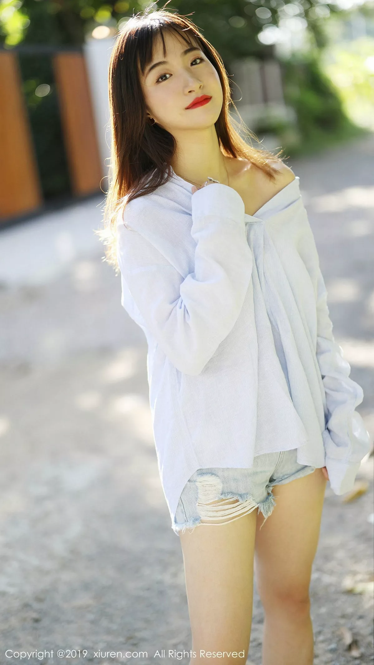 秀人集.com_[XiuRen秀人网]No.1892_嫩模艺儿拿铁泰国旅拍室外小清新主题蕾丝短裙迷人诱惑写真55P