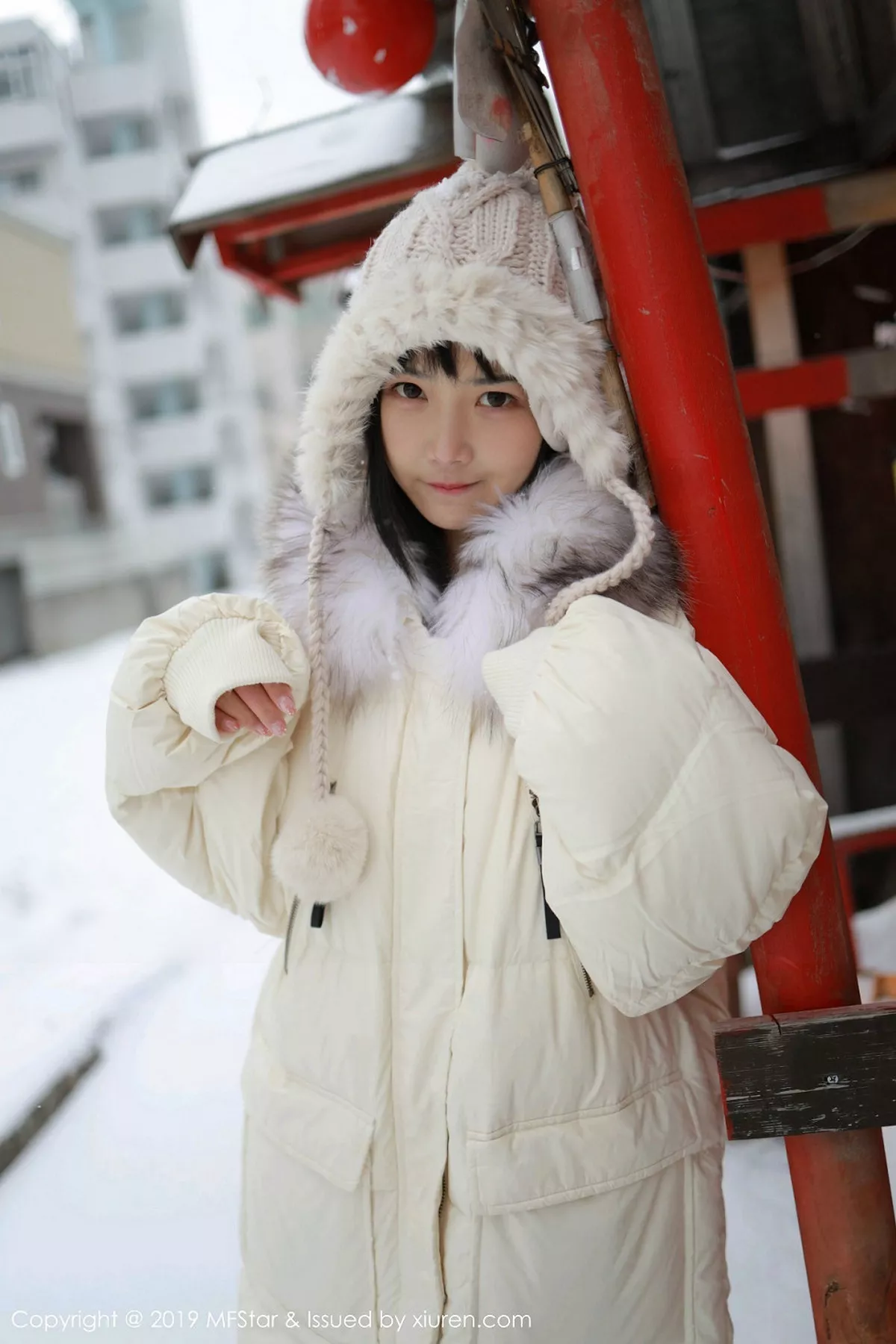 秀人集.com_[MFStar模范学院]Vol.246_嫩模徐微微mia北海道旅拍室外冰天雪地街头主题性感写真61P