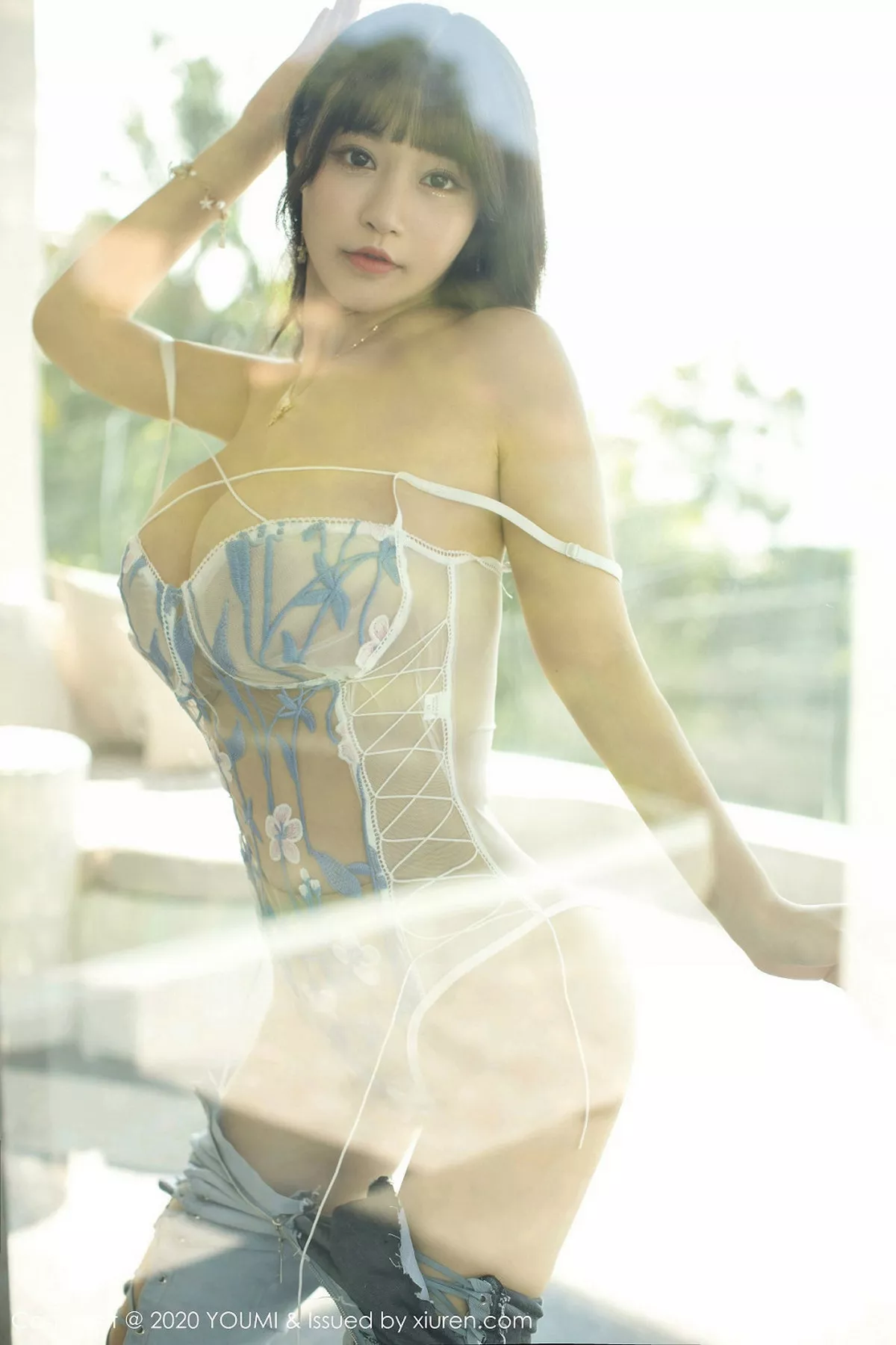 秀人集.com_[YouMi尤蜜荟]Vol.400_女神朱可儿Flower普吉岛旅拍半脱牛仔裤秀开档肉丝撩人诱惑写真59P