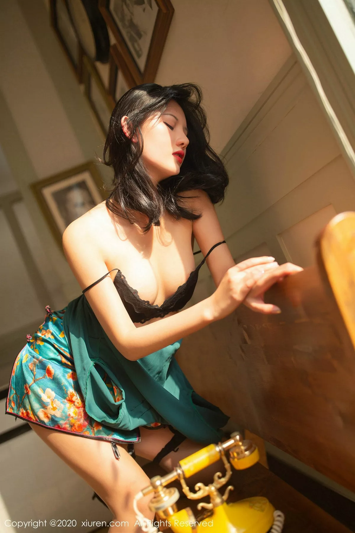 秀人集.com_[XiuRen秀人网]No.1903_嫩模就是阿朱啊理发店主题性感旗袍装半脱露蕾丝内裤诱惑写真97P