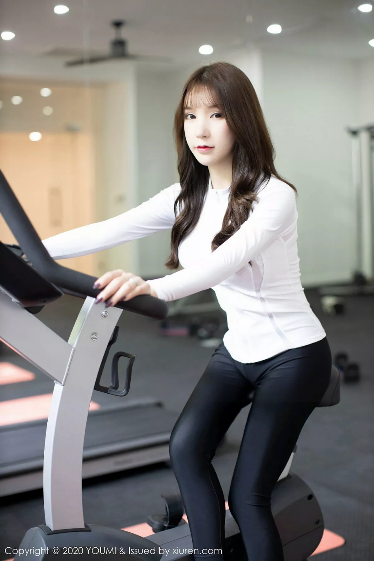 秀人集.com_[YouMi尤蜜荟]Vol.401_女神周于希Sandy普吉岛旅拍半脱紧身衣秀豪乳翘臀诱人写真62P