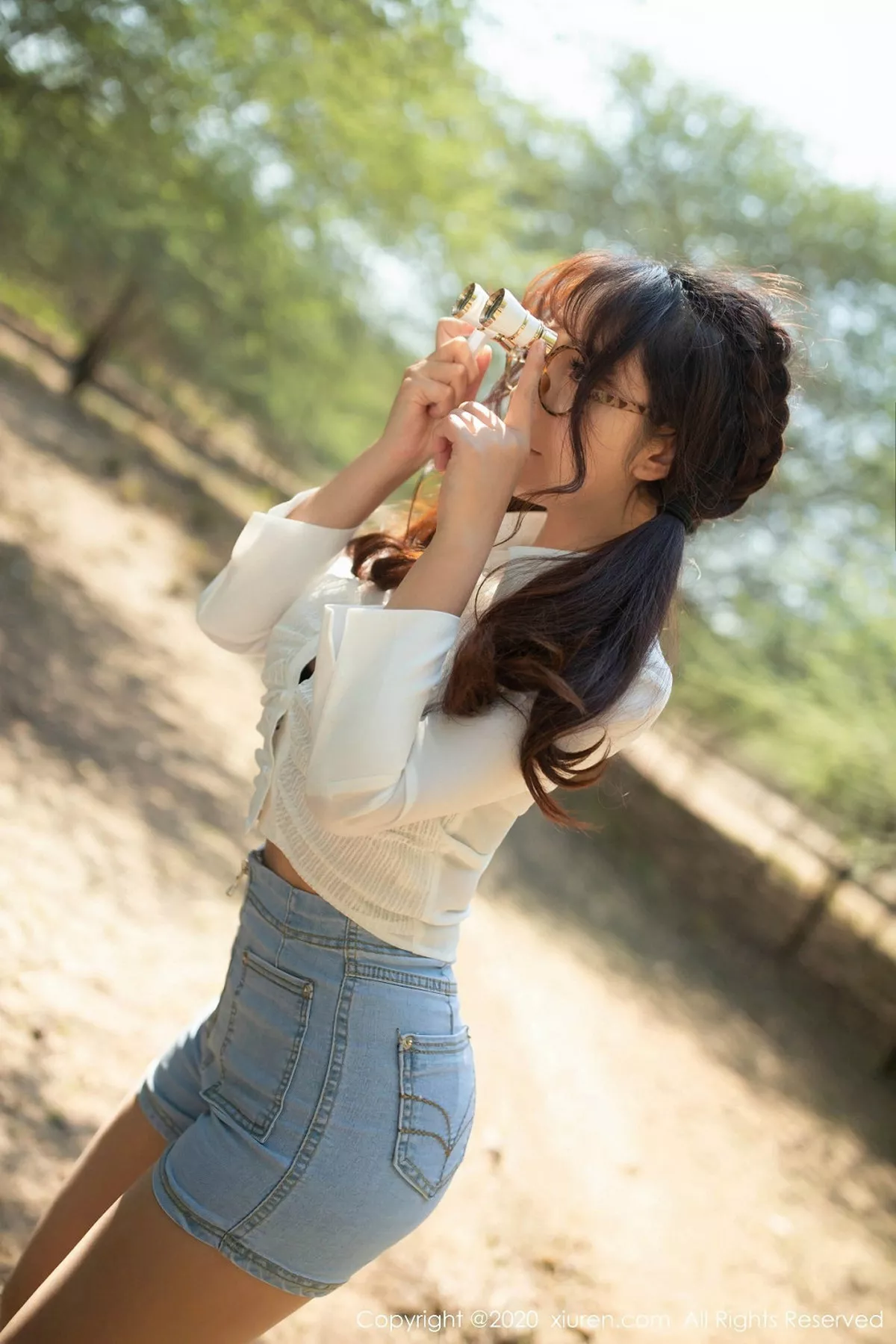 秀人集.com_[XiuRen秀人网]No.1910_嫩模陶喜乐_lele东欧旅拍半脱牛仔裤露无内肉丝撩人诱惑写真78P