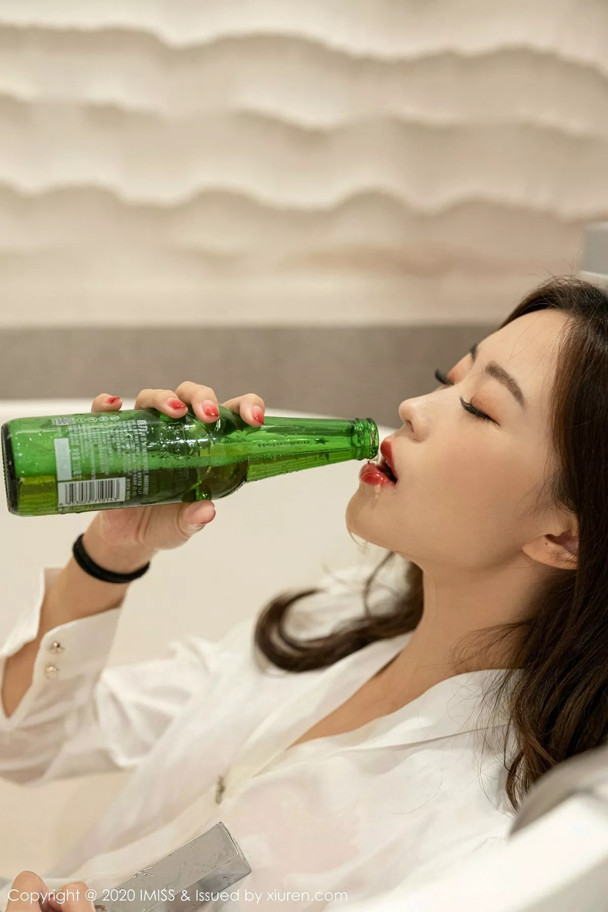 秀人集.com_[IMISS爱蜜社]Vol.432_嫩模杨紫嫣Cynthia私房宾馆失恋醉酒主题真空白衬衣诱惑写真56P