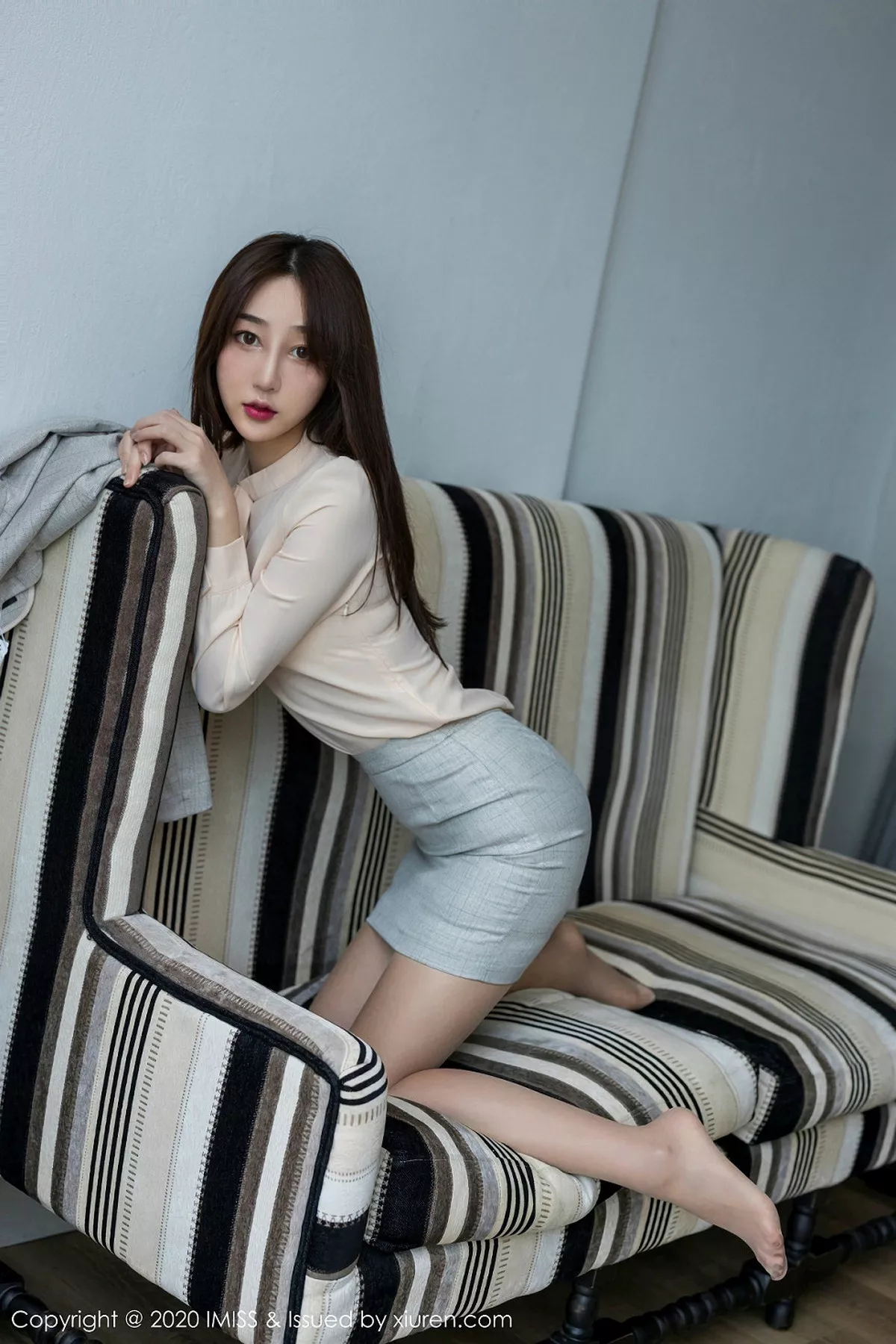 秀人集.com_[IMISS爱蜜社]Vol.435_嫩模九月生短裙职业装丝足美腿系列白色蕾丝内衣完美诱惑写真60P