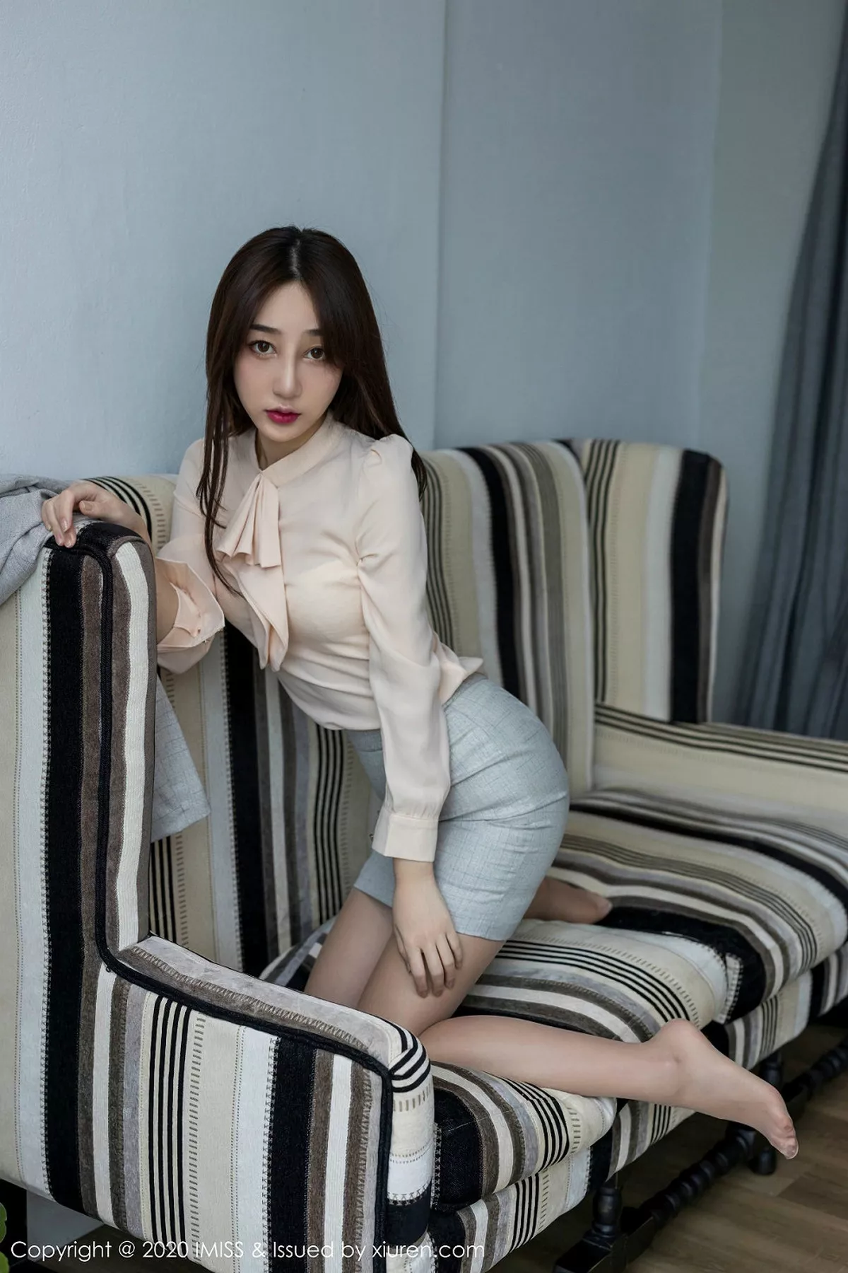 秀人集.com_[IMISS爱蜜社]Vol.435_嫩模九月生短裙职业装丝足美腿系列白色蕾丝内衣完美诱惑写真60P